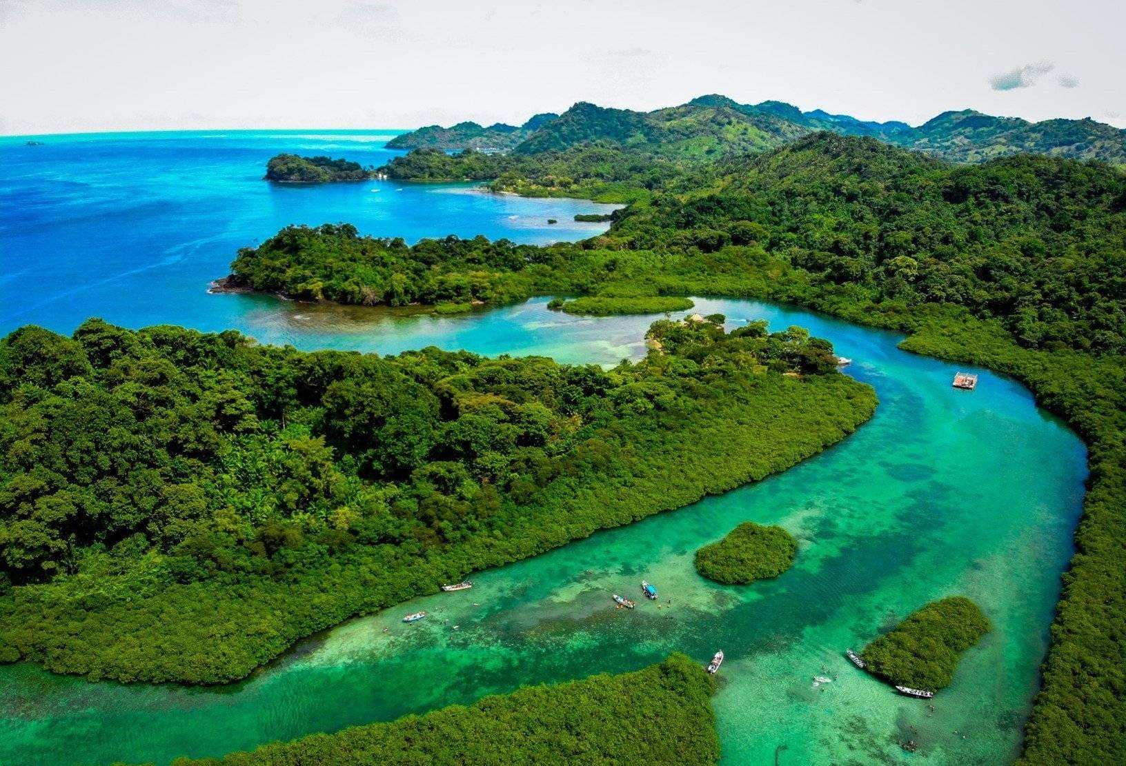 Les eaux turquoise des Caraïbes : Venas Azules et Playa Huerta