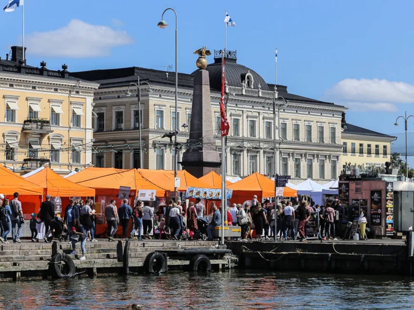 Visita guiada por la ciudad probando los sabores típicos de Finlandia