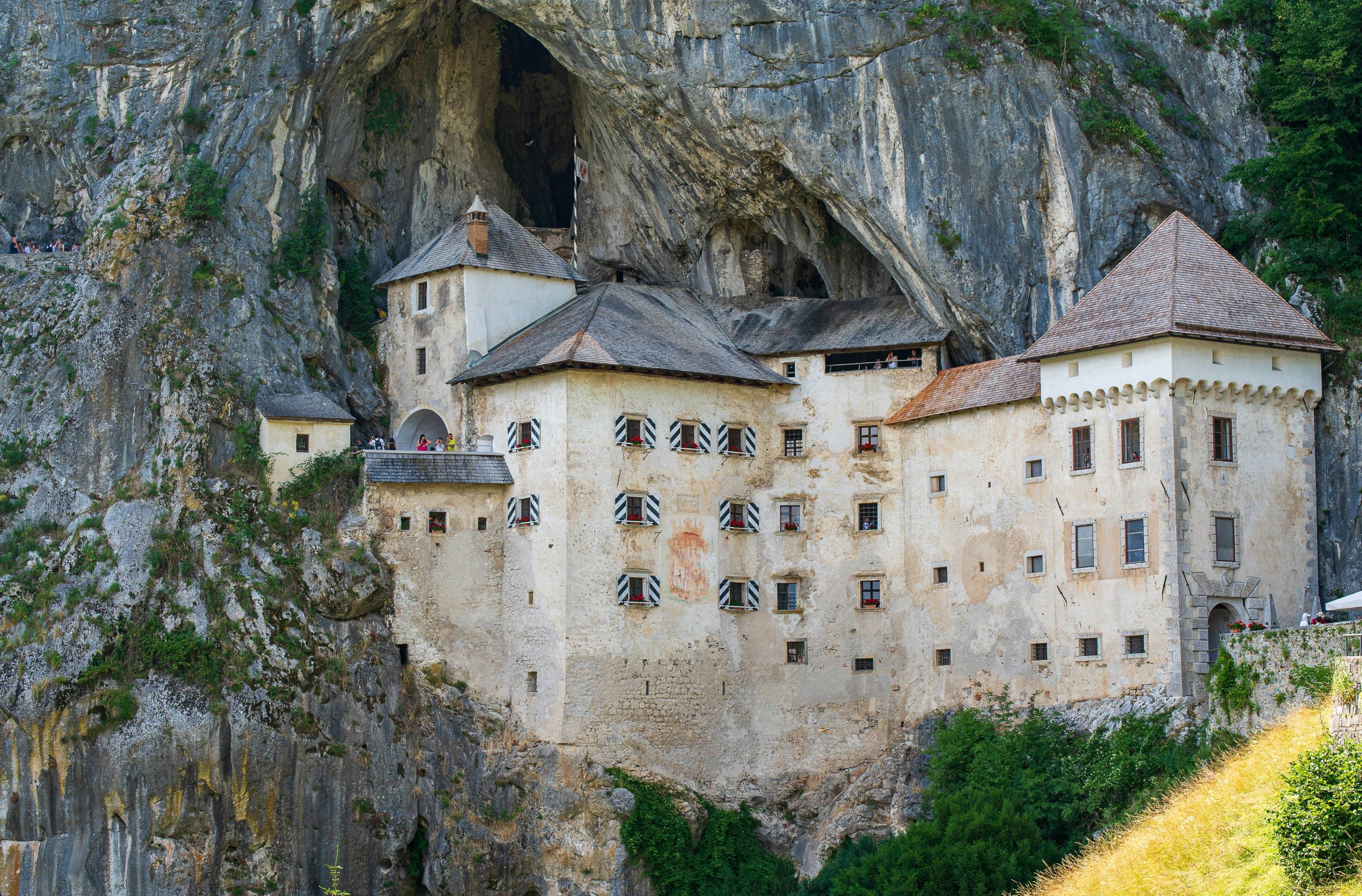 Magia Subterránea, Aventura Familiar en los Castillos y Cuevas de Eslovenia