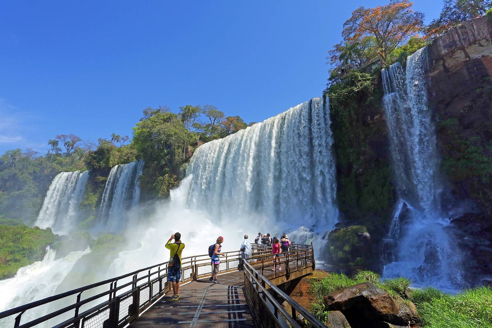 Puerto Iguazú, une triple frontière naturelle
