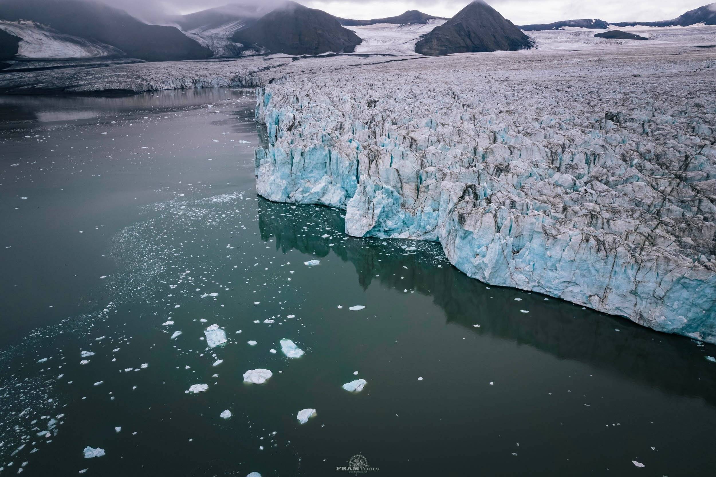 Avventura artica: navigazione alle Isole Svalbard