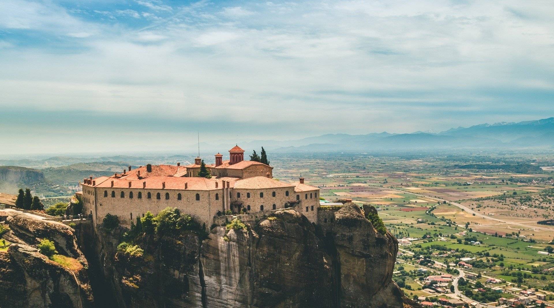 Trésors de la Grèce Continentale : Histoire, Nature et Culture