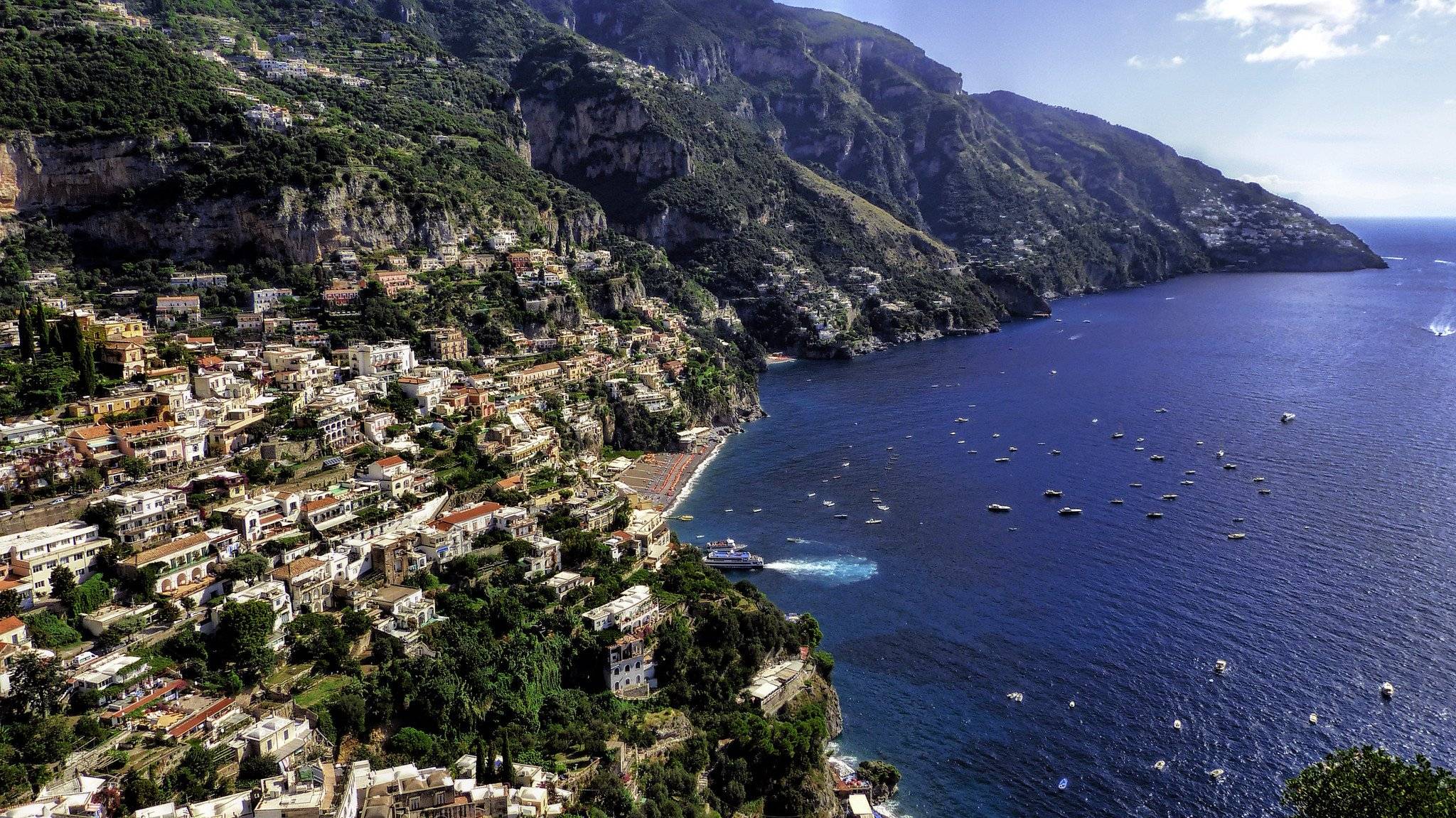 Explora la Costa Amalfitana en coche de alquiler
