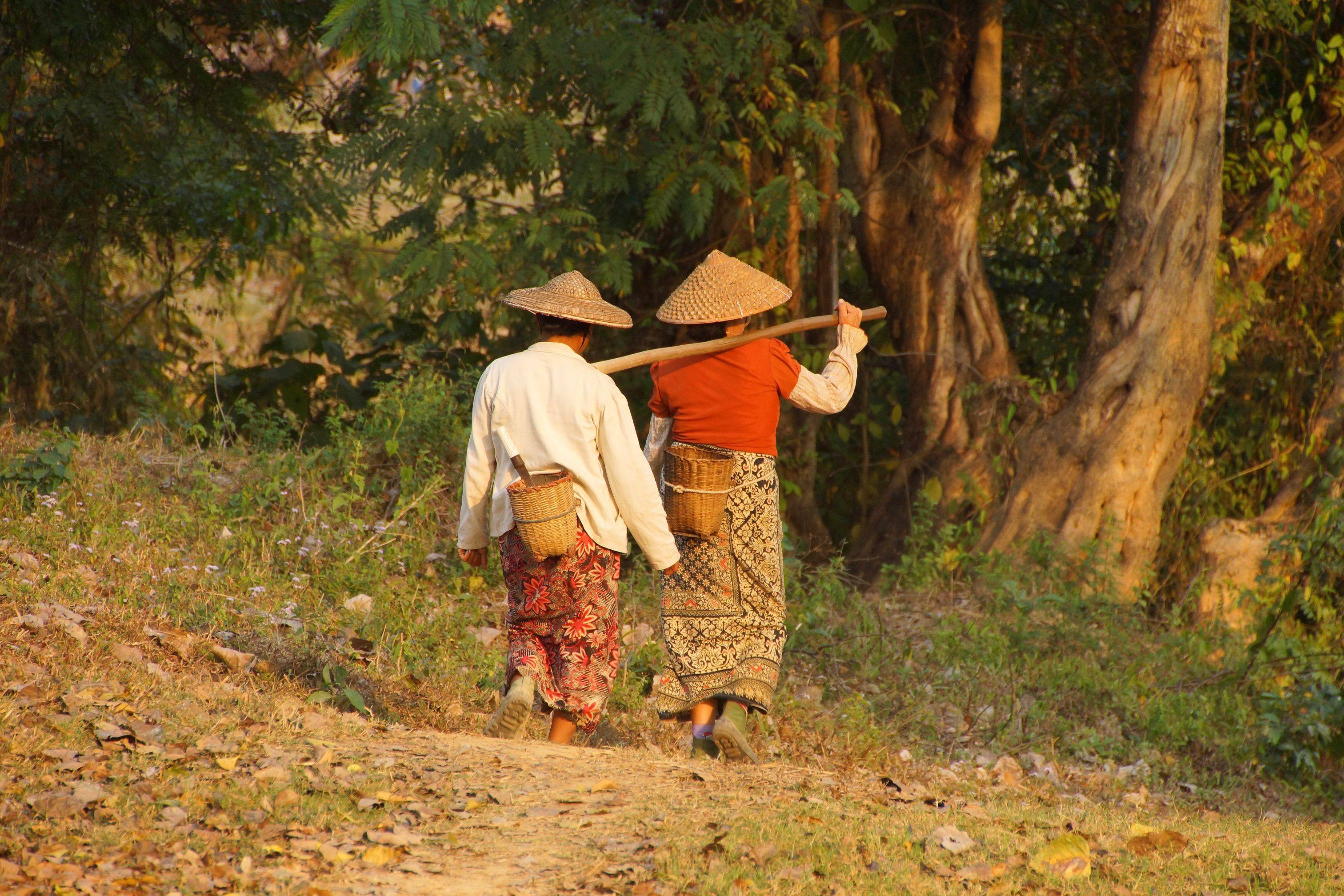 A contatto con le tribù Burma e Shan