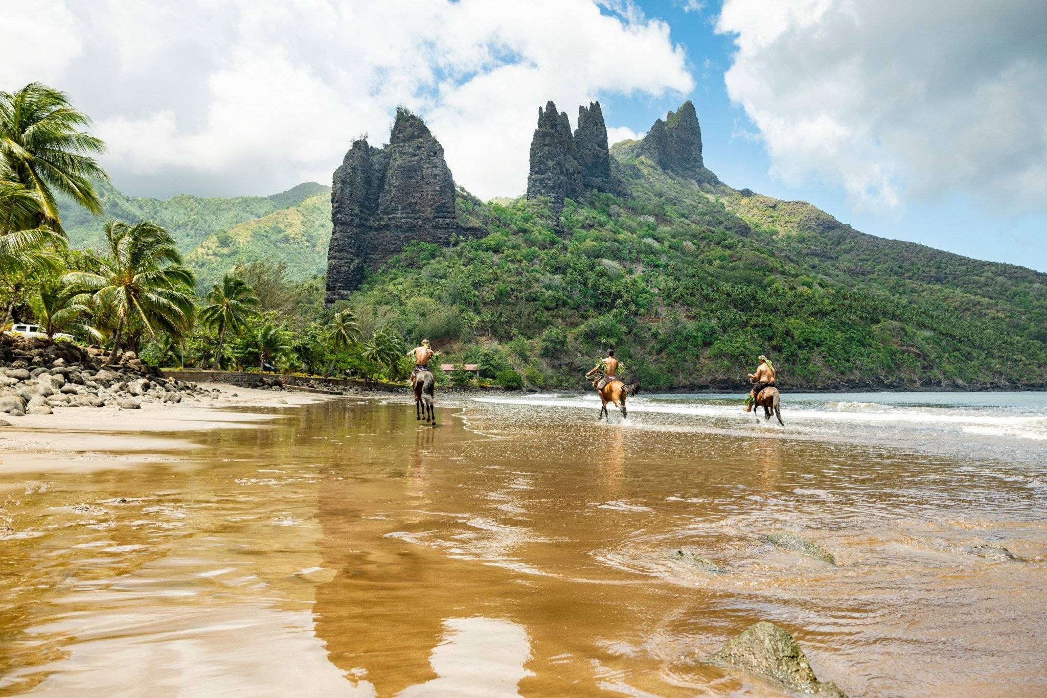 Expedición deportiva para adolescentes: De la Sociedad a las Islas Marquesas