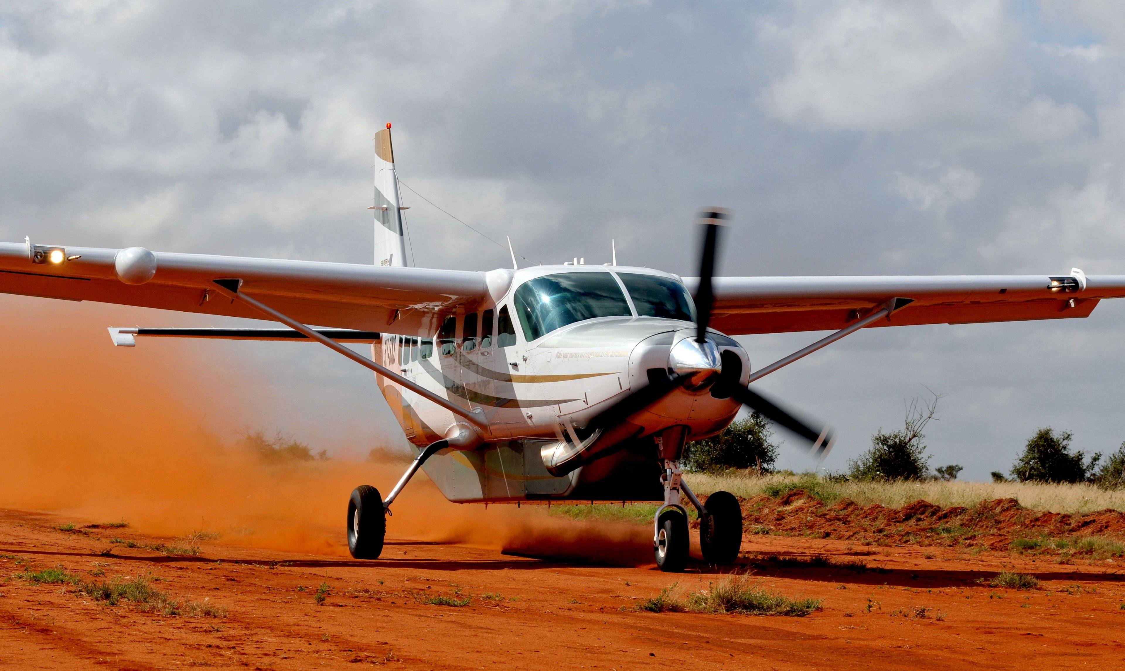 Scopri la Namibia in un Fly-In Safari di Lusso a Piedi Nudi