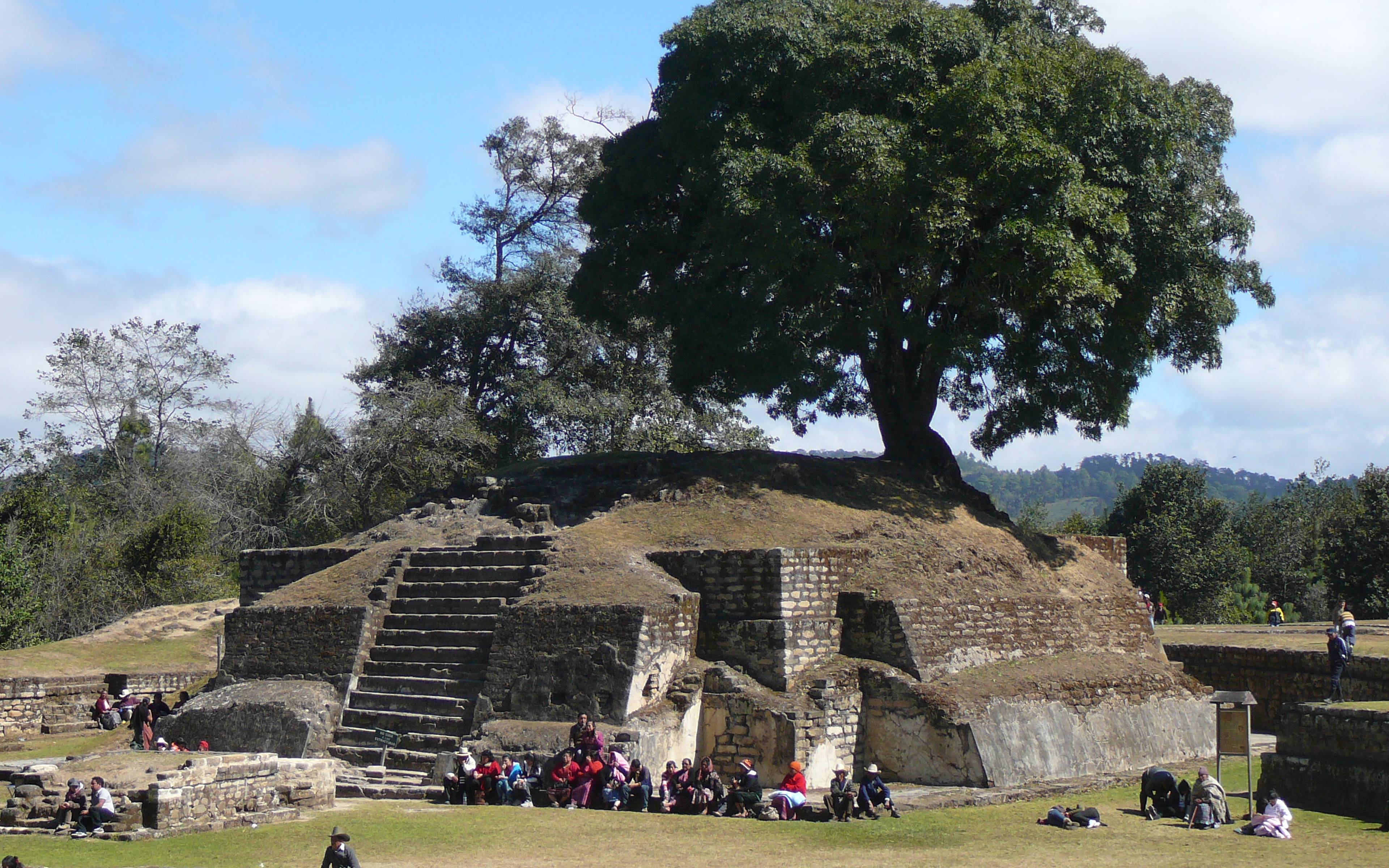Visita del sito Maya di Iximché