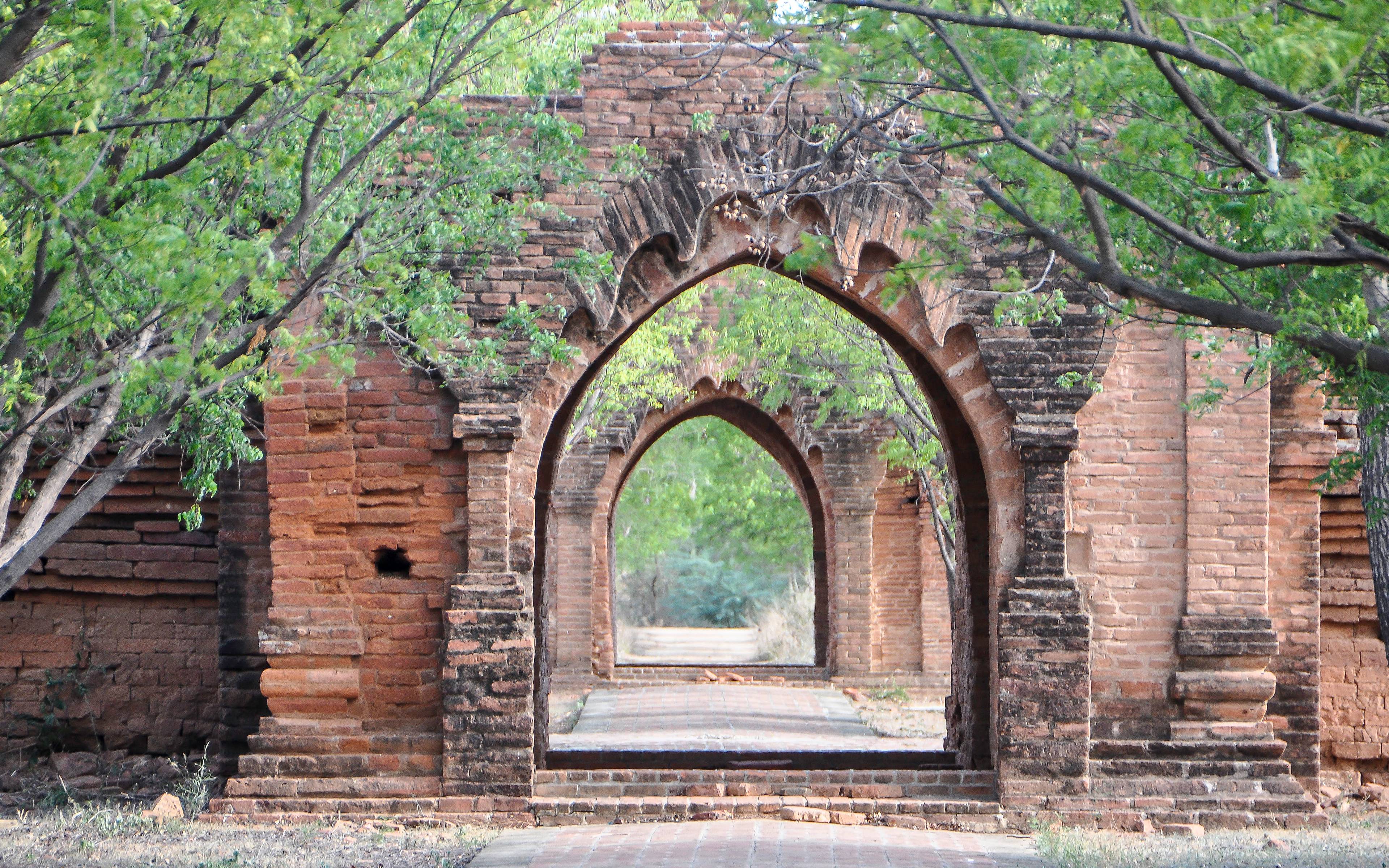 Trayecto hasta Bagan en coche con previa parada a la Mingun Pagoda