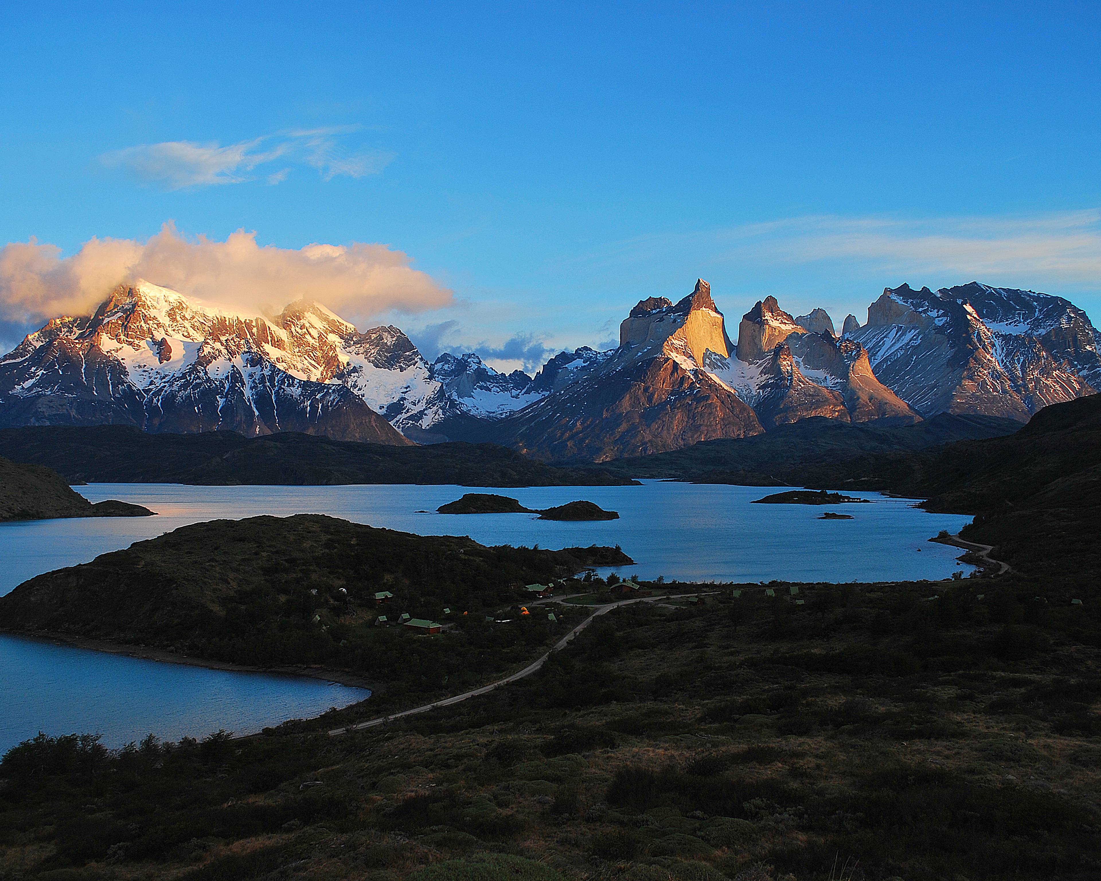 Rotta verso l'Isola di Pasqua attraversando la Patagonia e l'Atacama