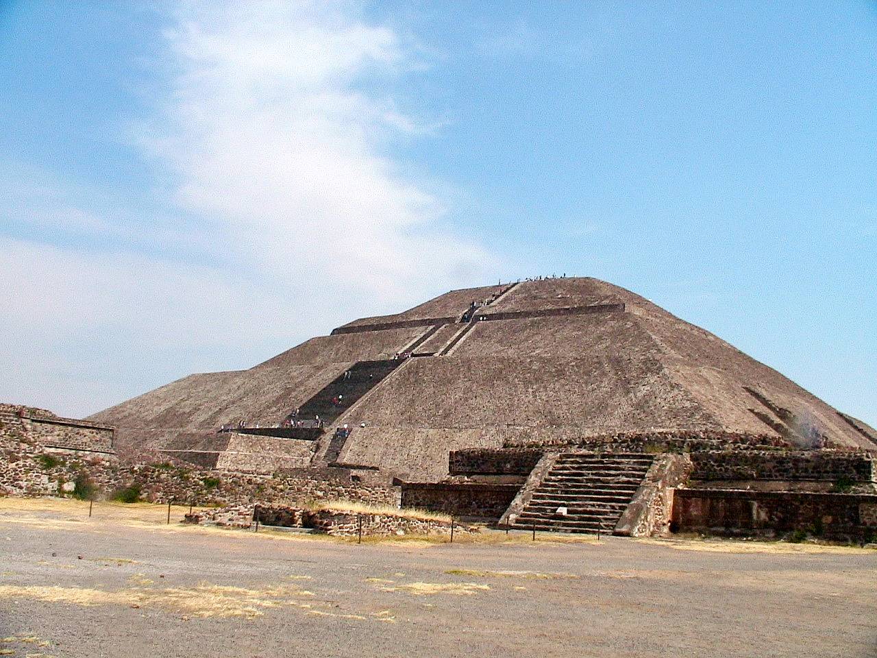 Basílica de Guadalupe y pirámides de Teotihuacán