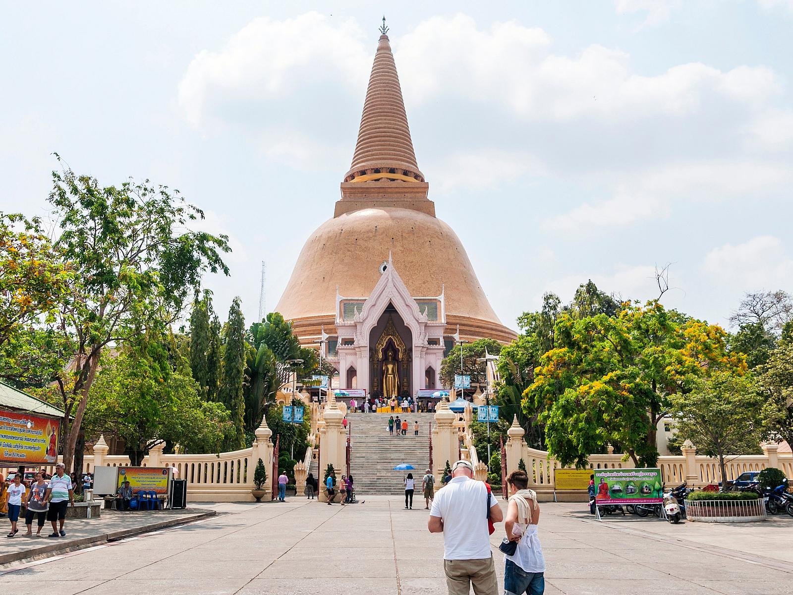 Visit Phra Pathom Chedi In A Tailor Made Tour Evaneos