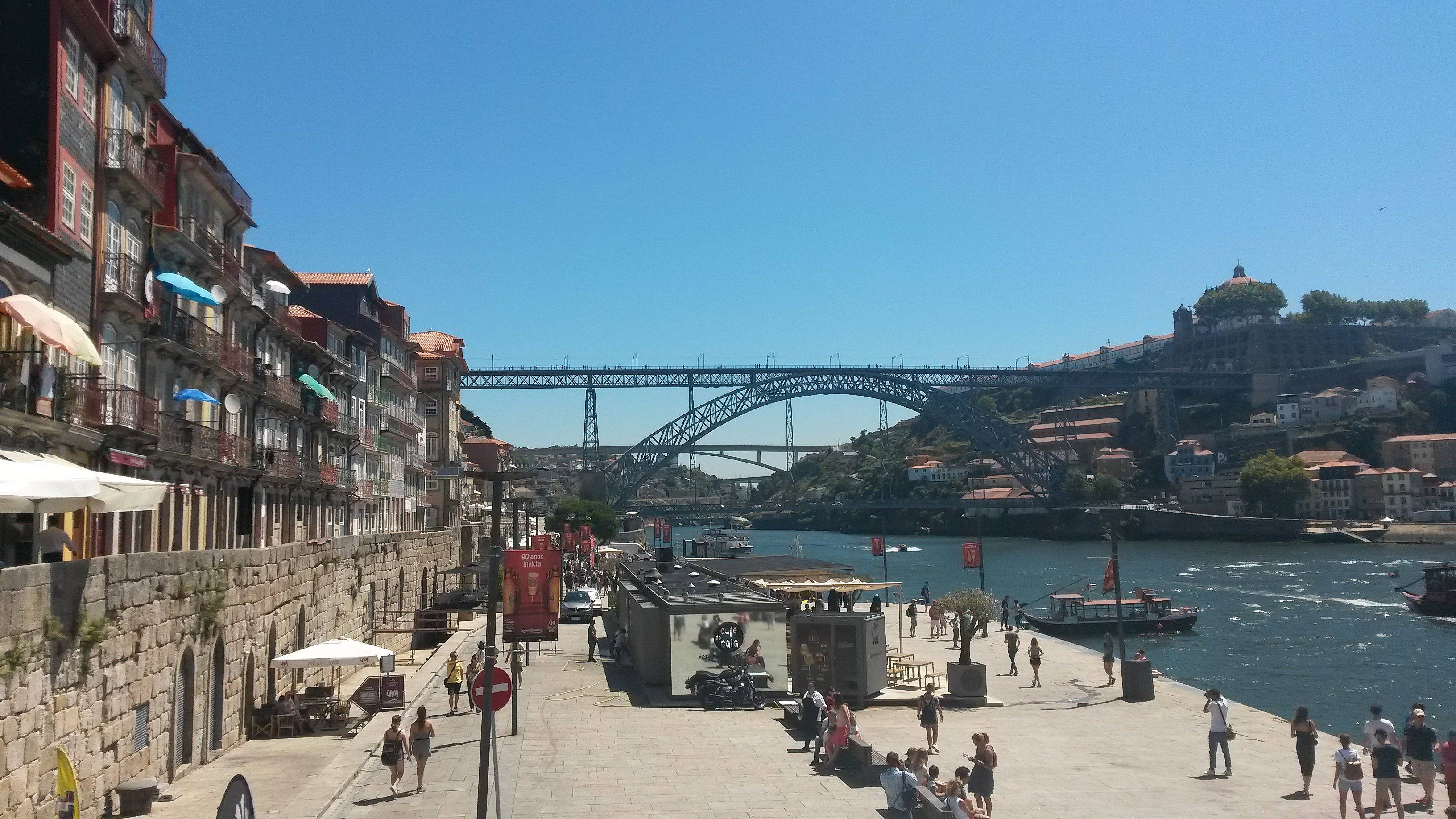 ​Porto, sa cathédrale et ses caves