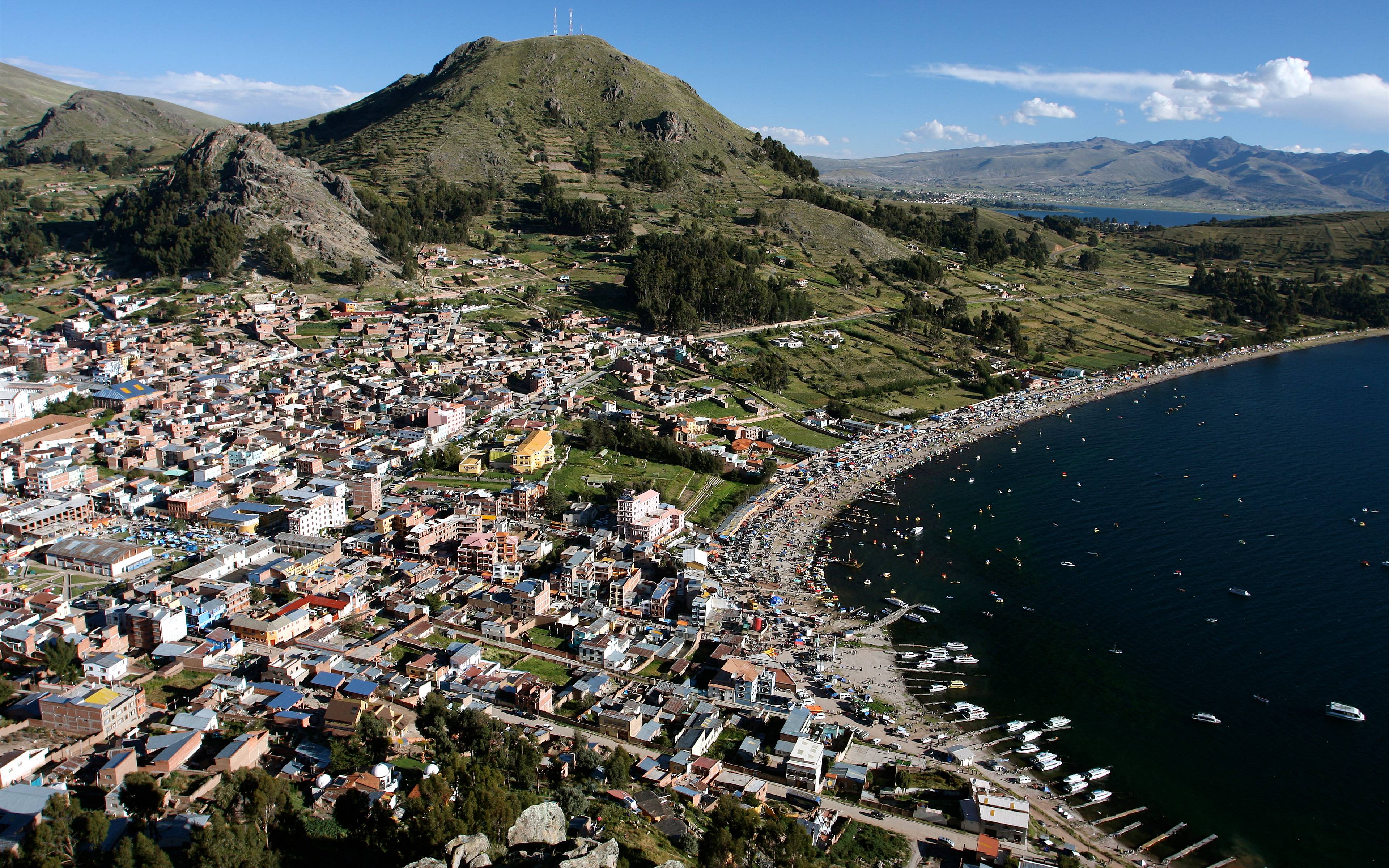 En direccion del Lago Titicaca