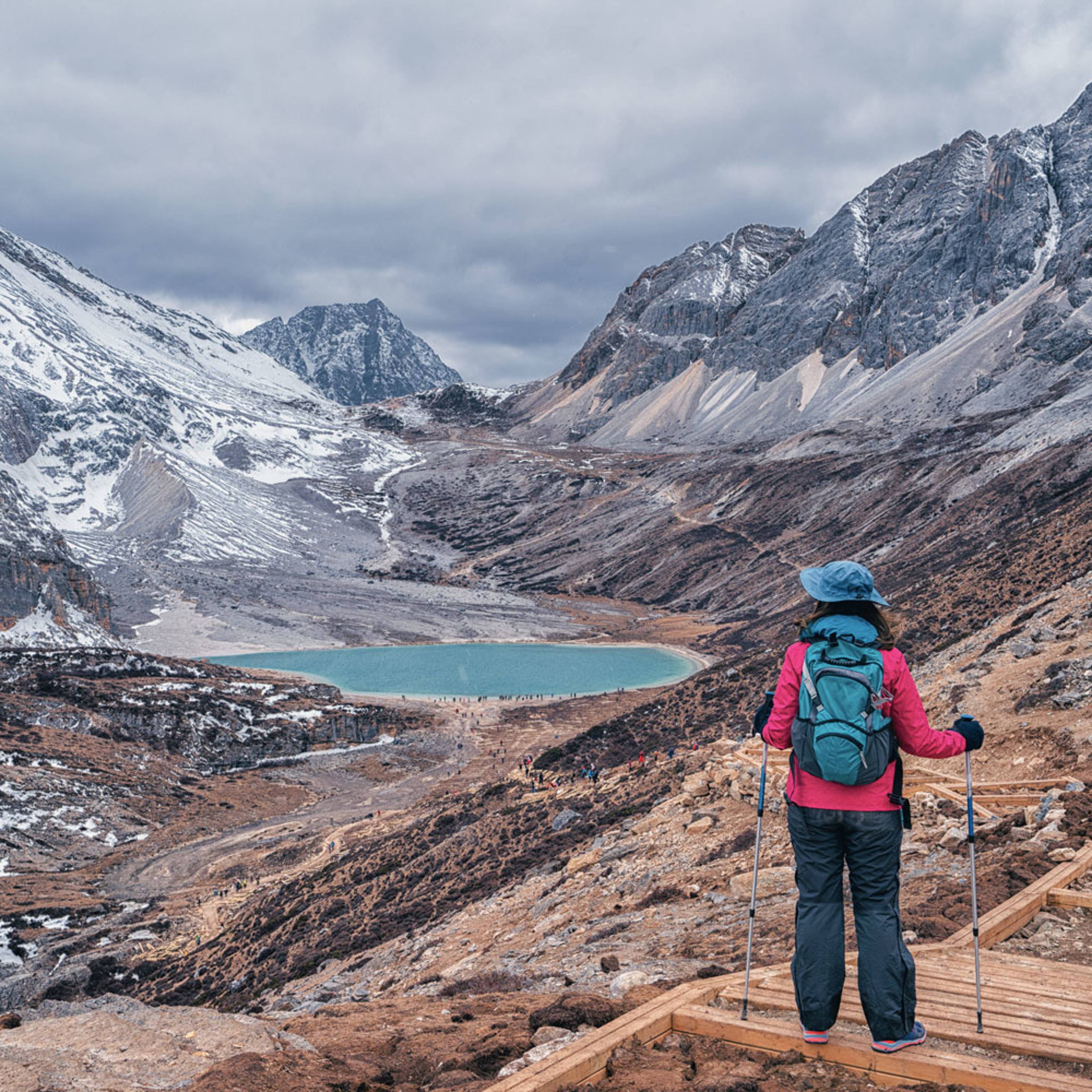 Design your perfect hiking tour with a local expert in China