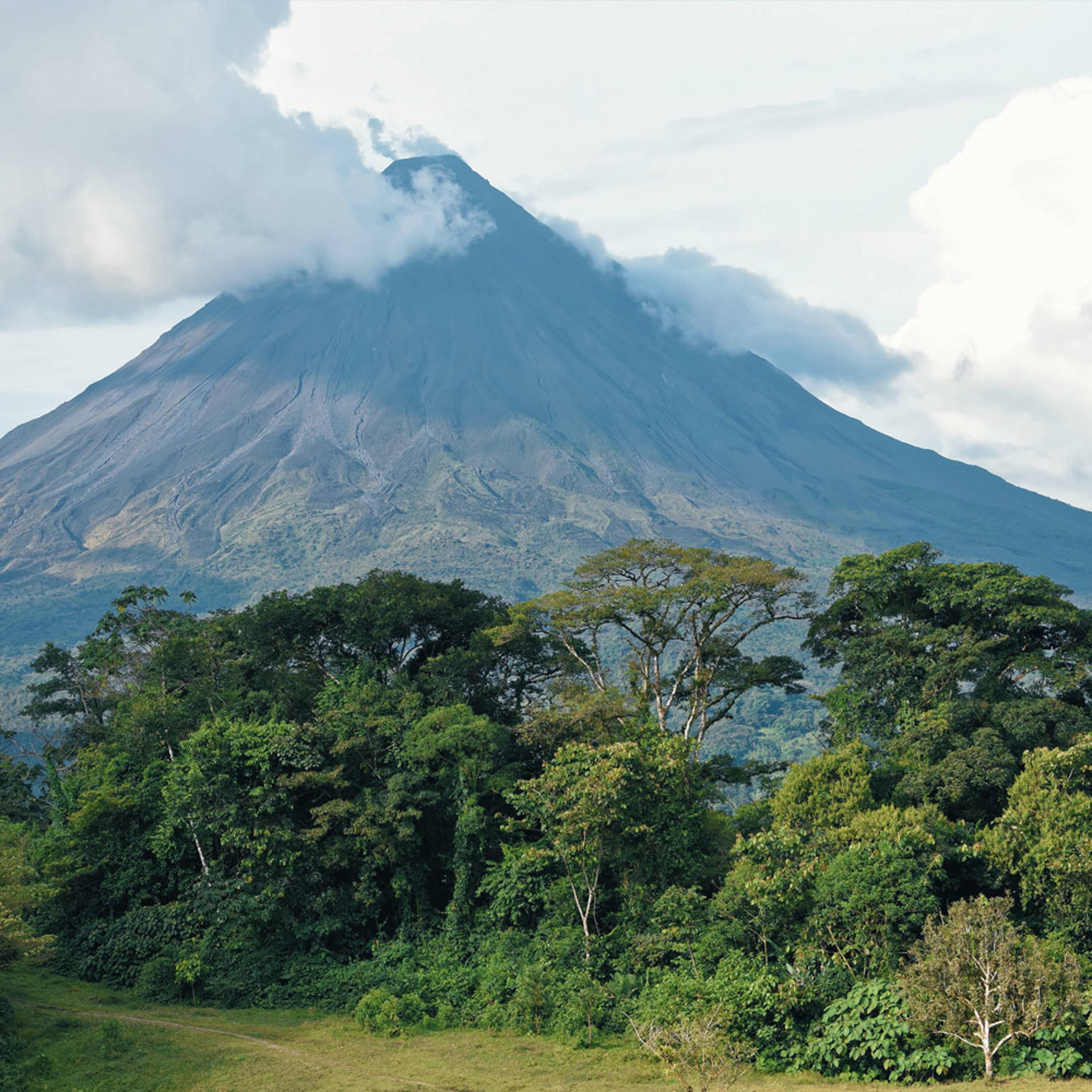 Design your perfect volcano tour with a local expert in Costa Rica