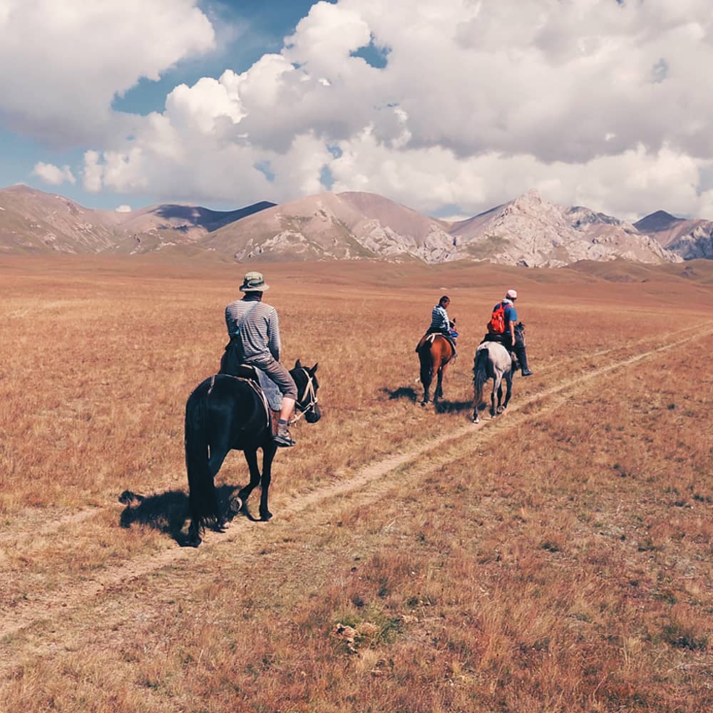 Design your horse riding tour in Kyrgyzstan with a local expert