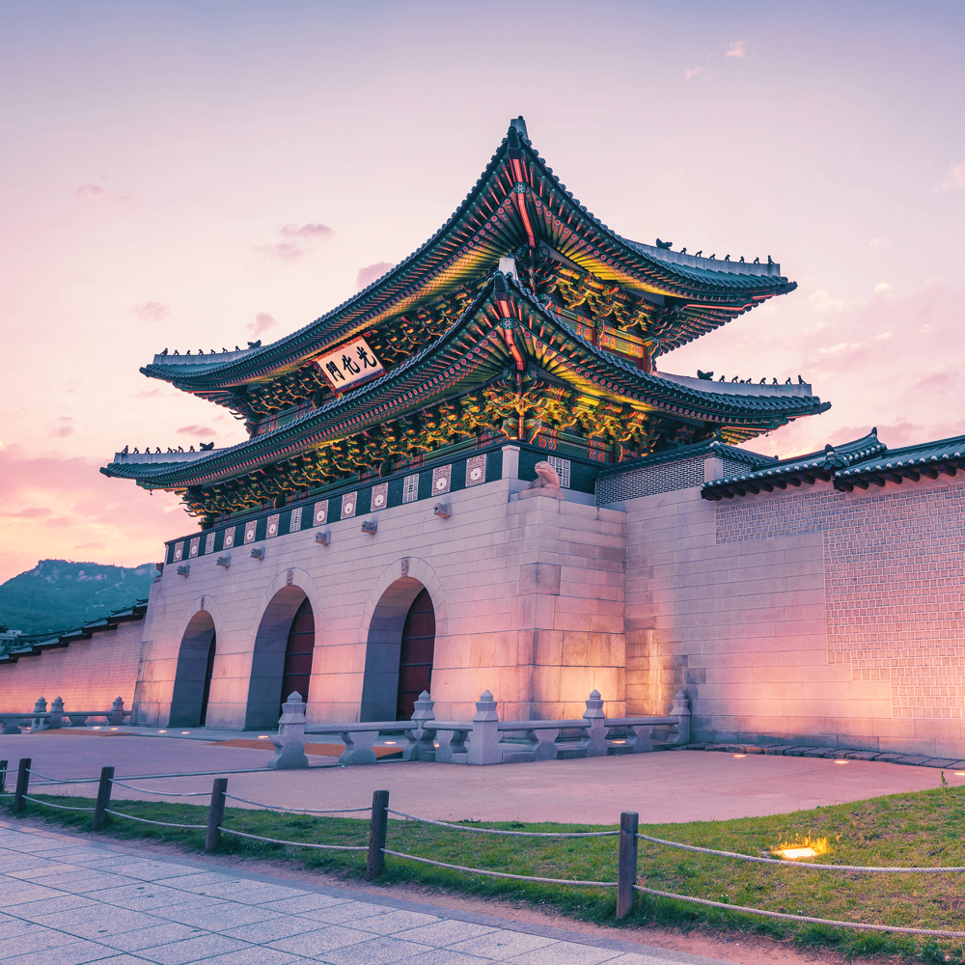 Design your perfect history tour with a local expert in South Korea