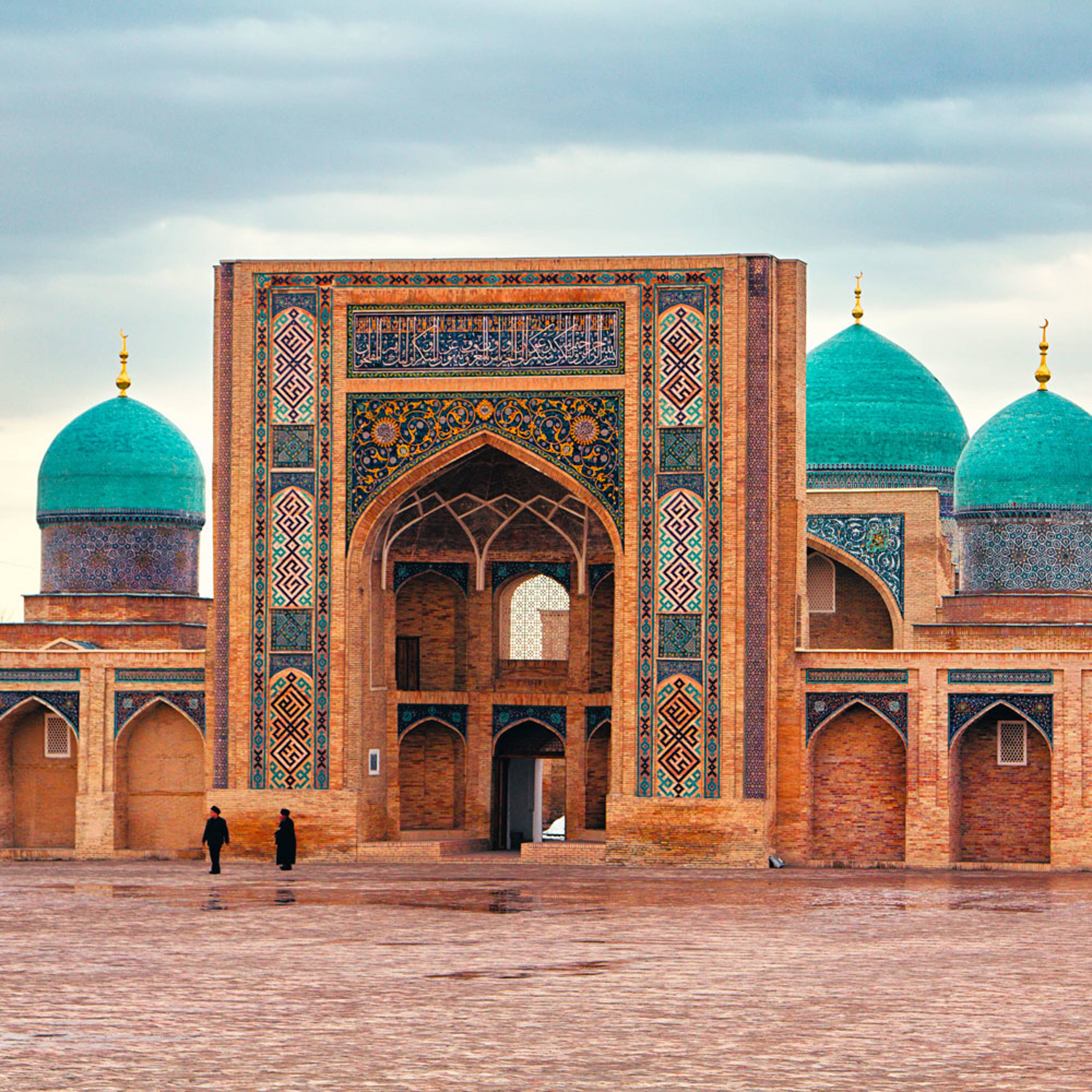 Design your perfect city tour with a local expert in Uzbekistan