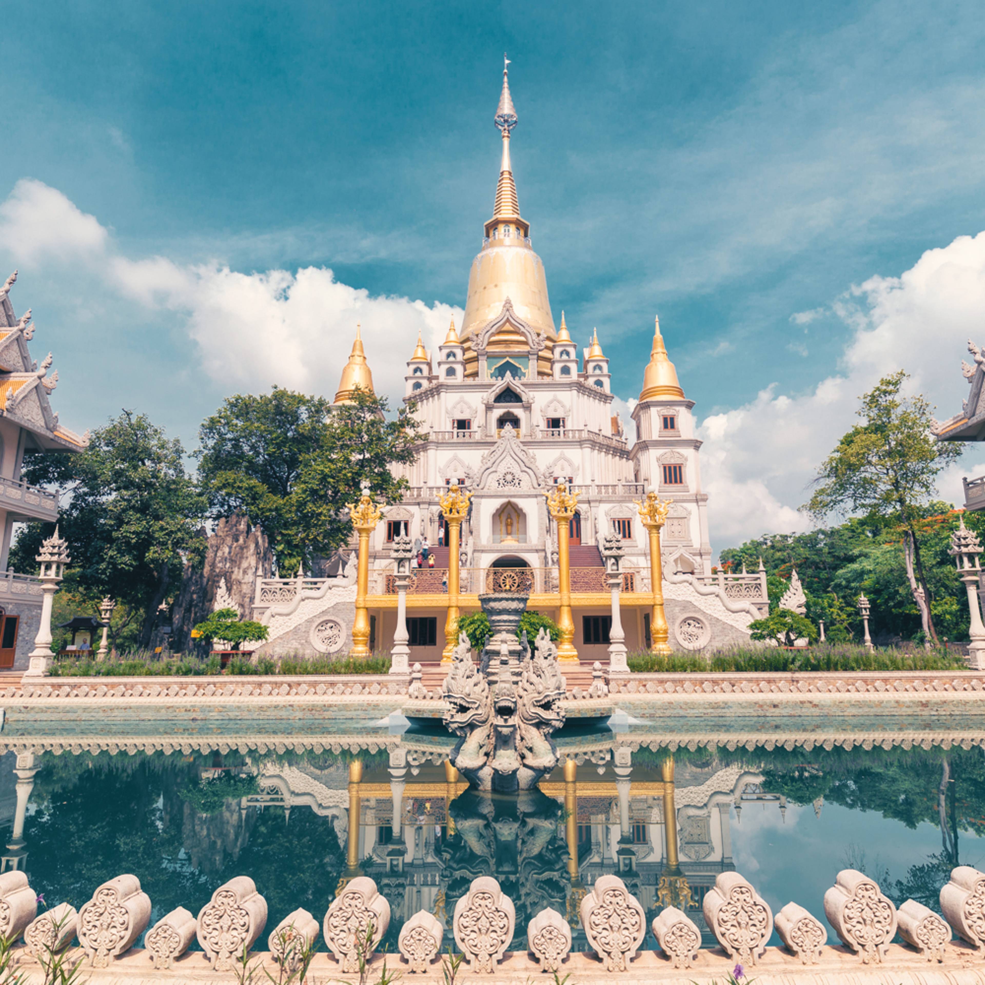 Design your perfect city tour with a local expert in Vietnam