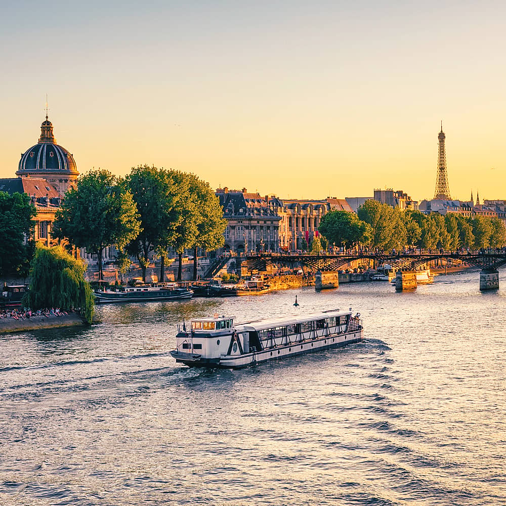 Design your perfect river cruise with a local expert in France