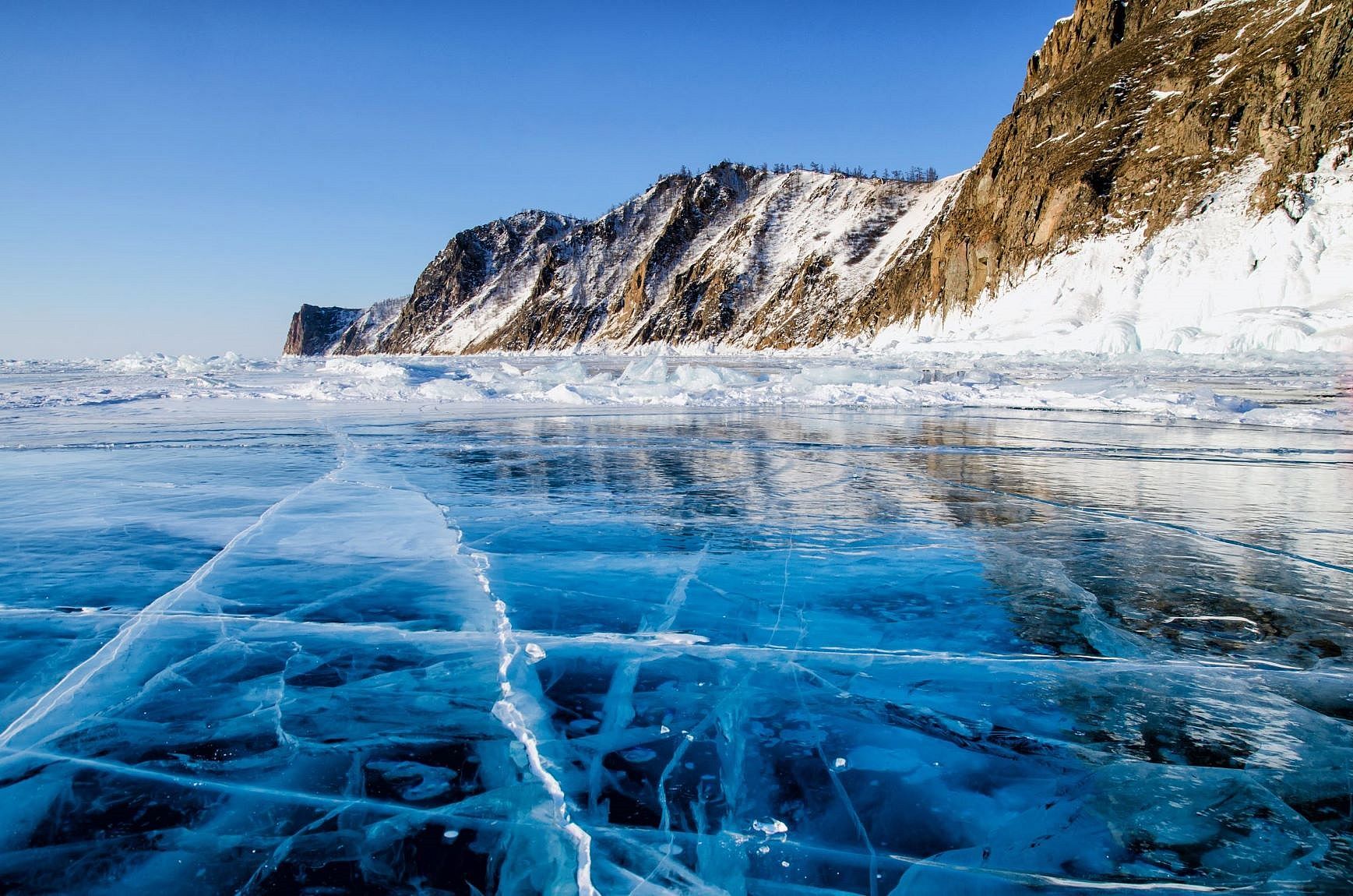 Viaggio in Siberia in inverno: alla scoperta del lago Baikal