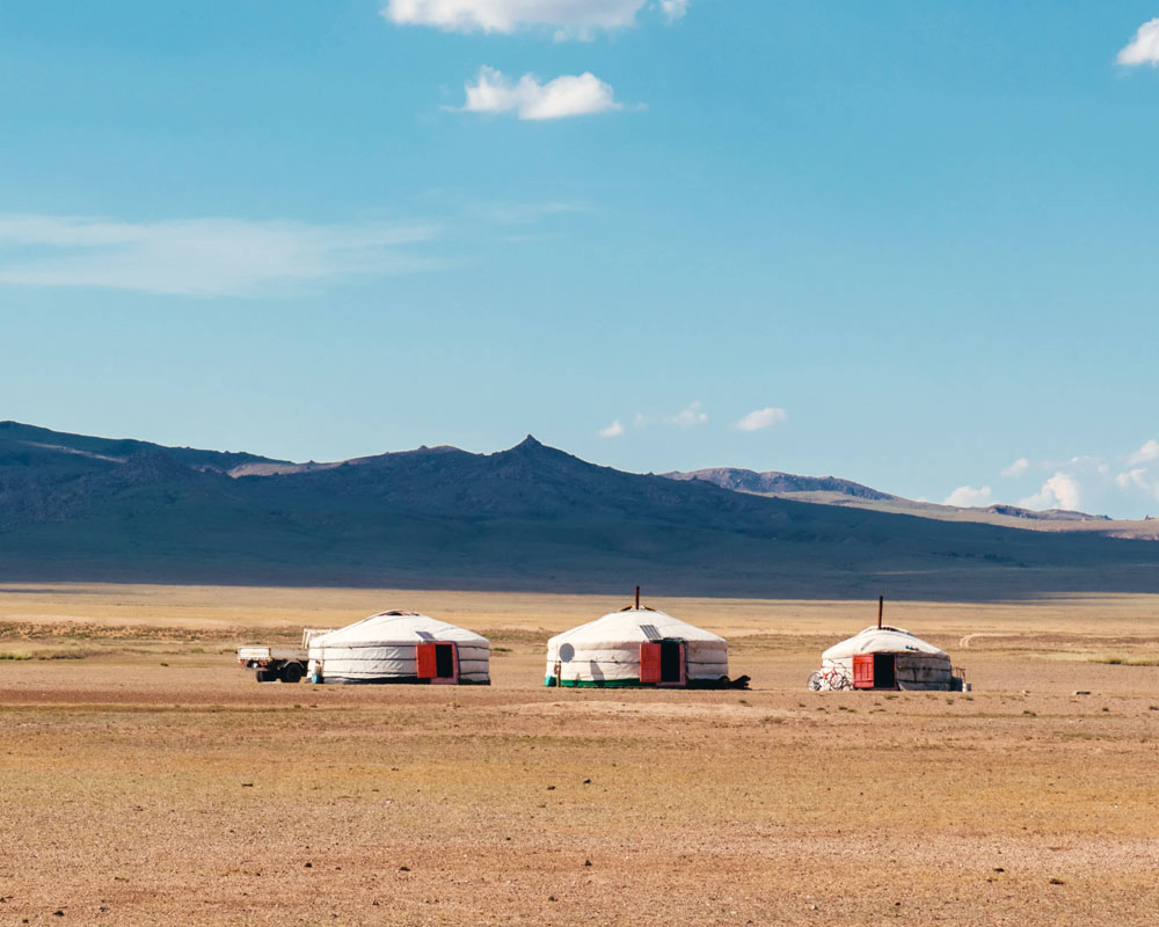 Crea il tuo viaggio su misura nel deserto in Mongolia
