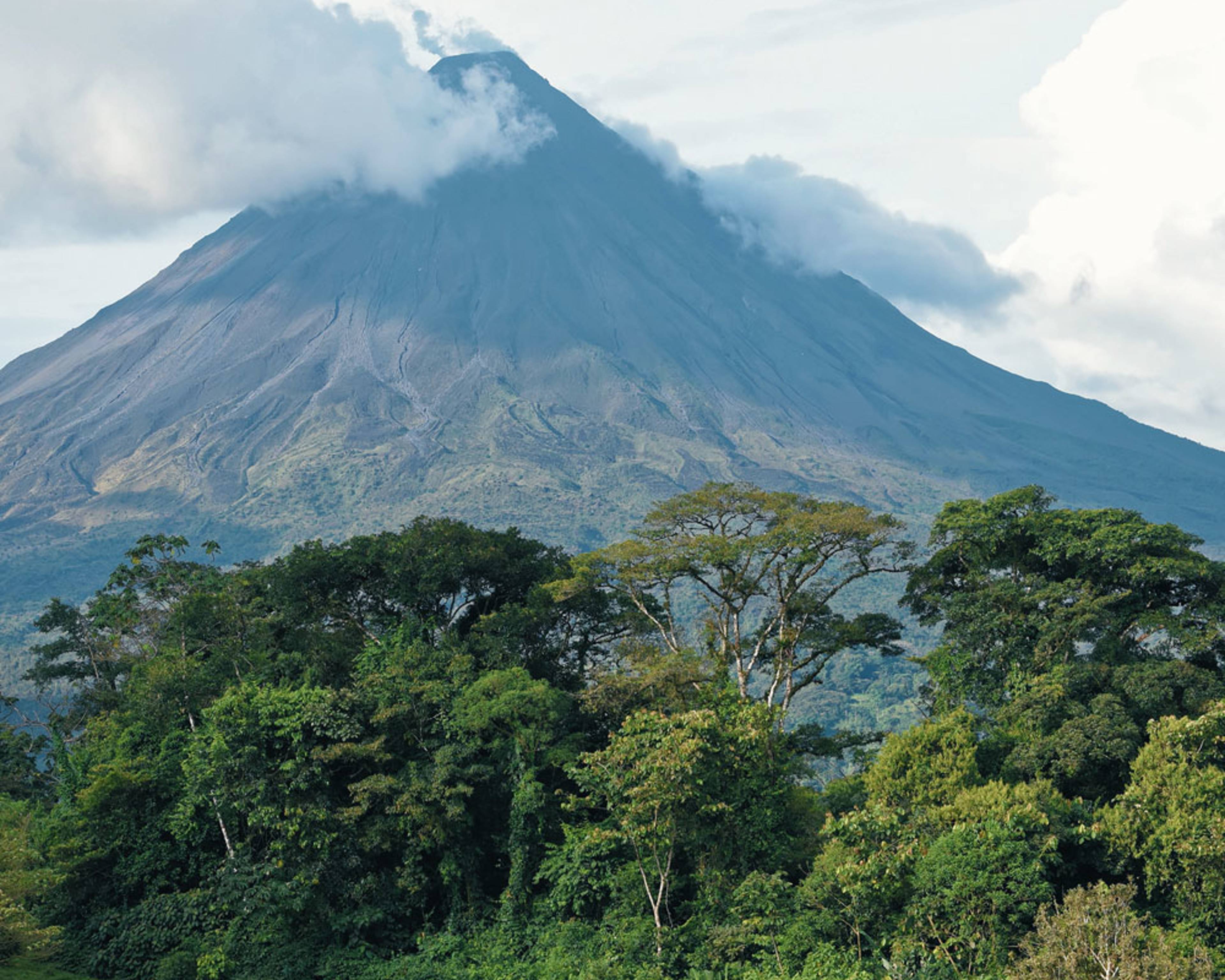 Design your perfect volcano tour with a local expert in Costa Rica