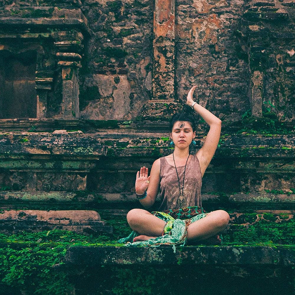Experience yoga in Sri Lanka with a hand-picked local expert