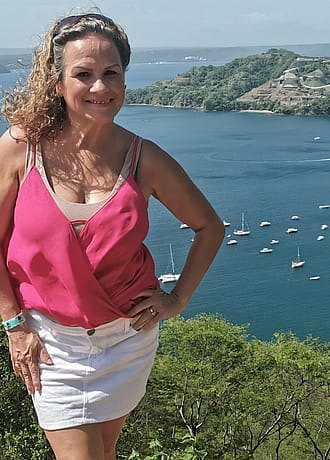 Sonia - Especialista en viajes de novios y experiencias únicas en Costa Rica