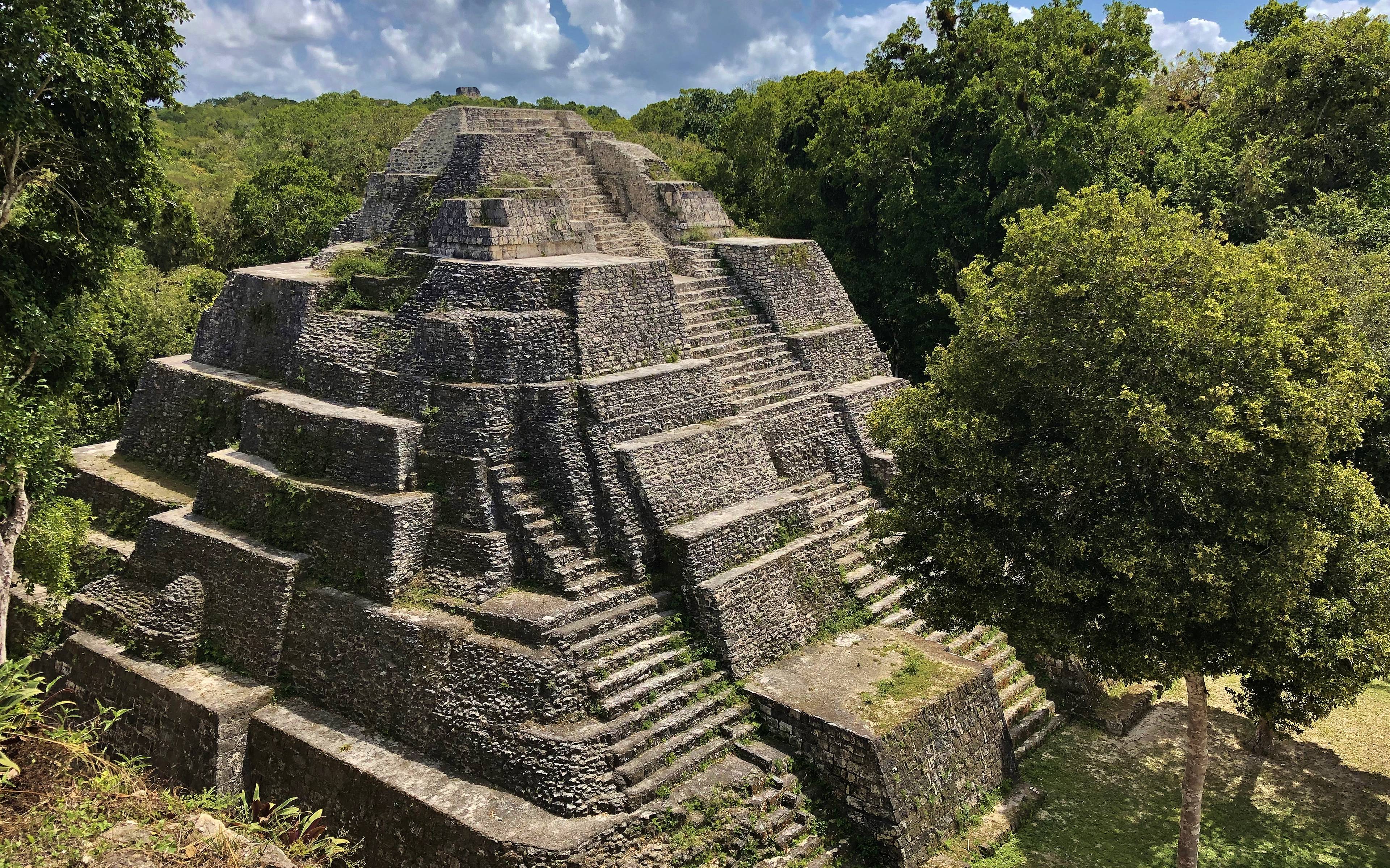 Le site maya de Yaxhà et route pour Flores