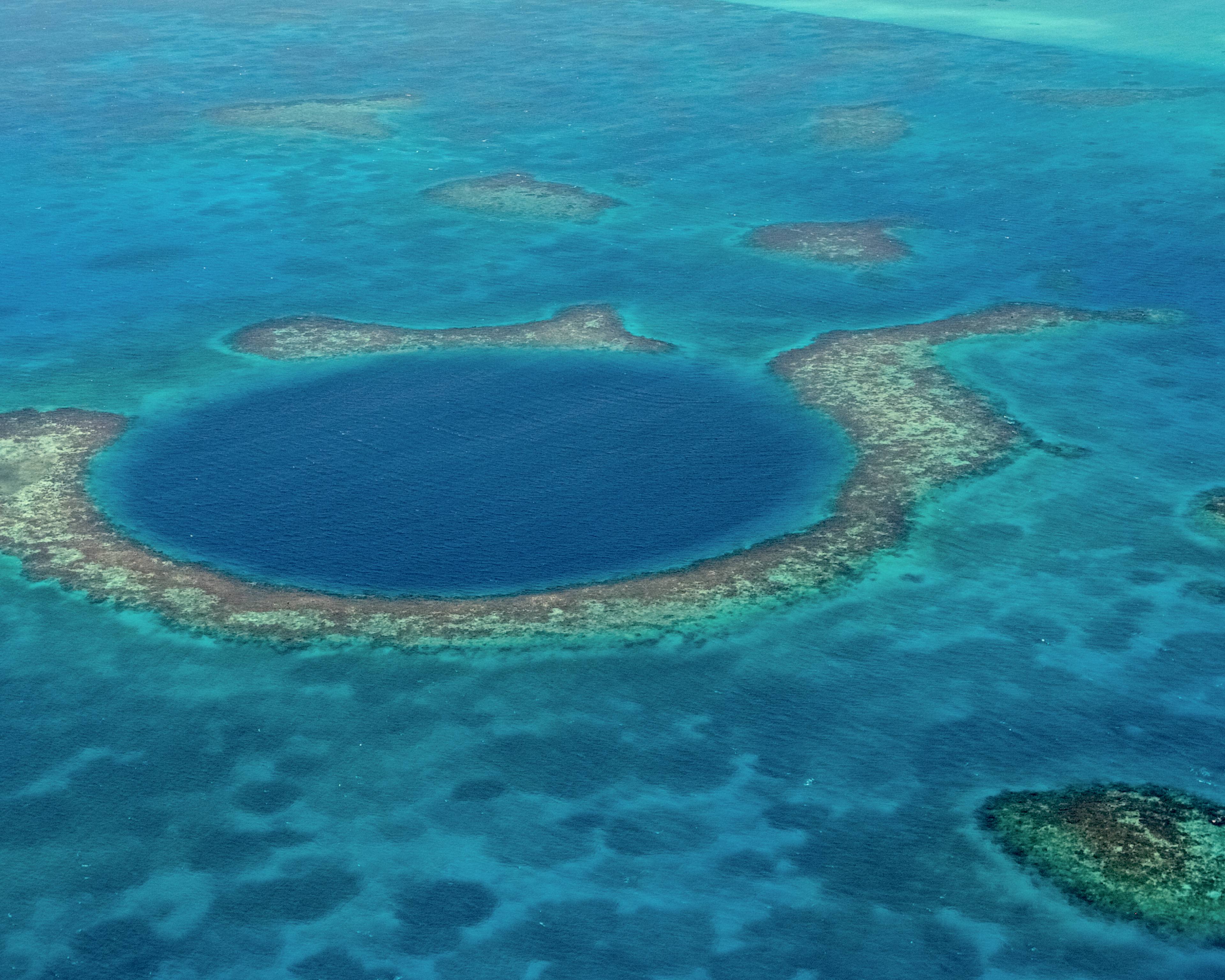 Entre cultura maya y barrera de coral
