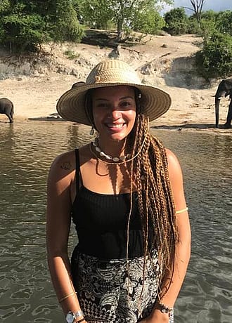Clara - Spécialiste des voyages éco-responsables & authentiques au Mozambique