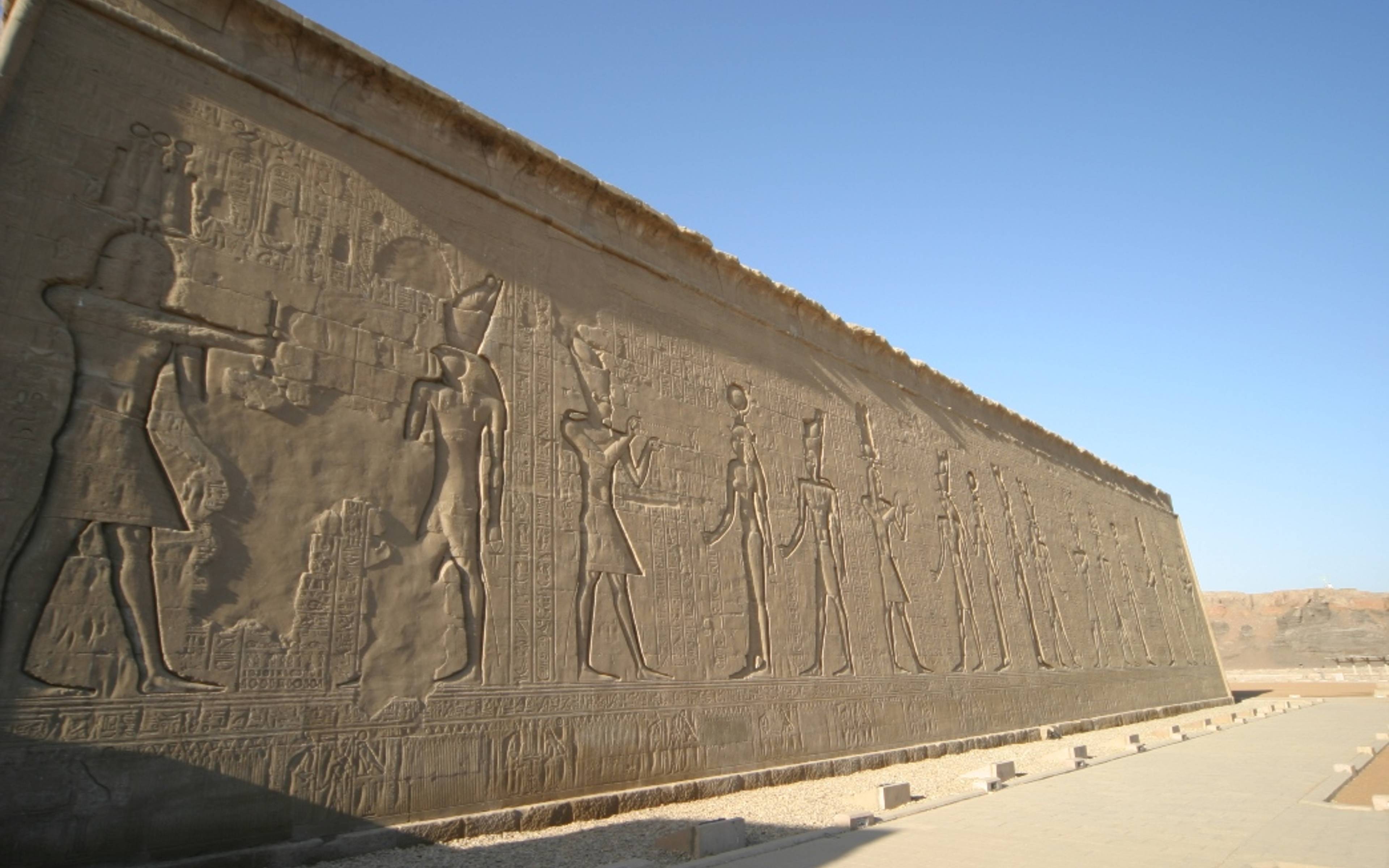 Navigazione alla scoperta dei siti sulle rive del Nilo