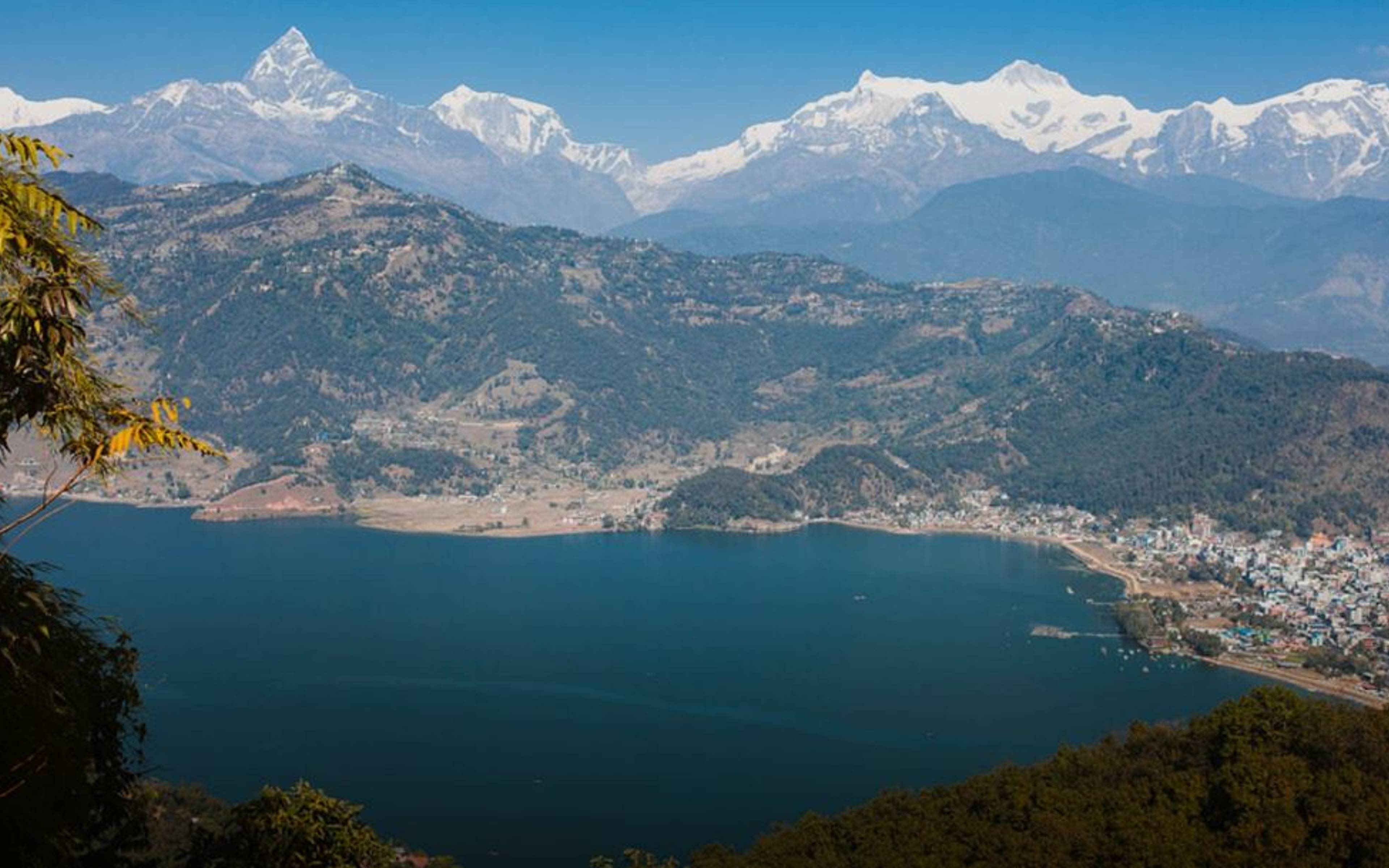 Flug in die Paradies-Stadt Pokhara und deren Highlights