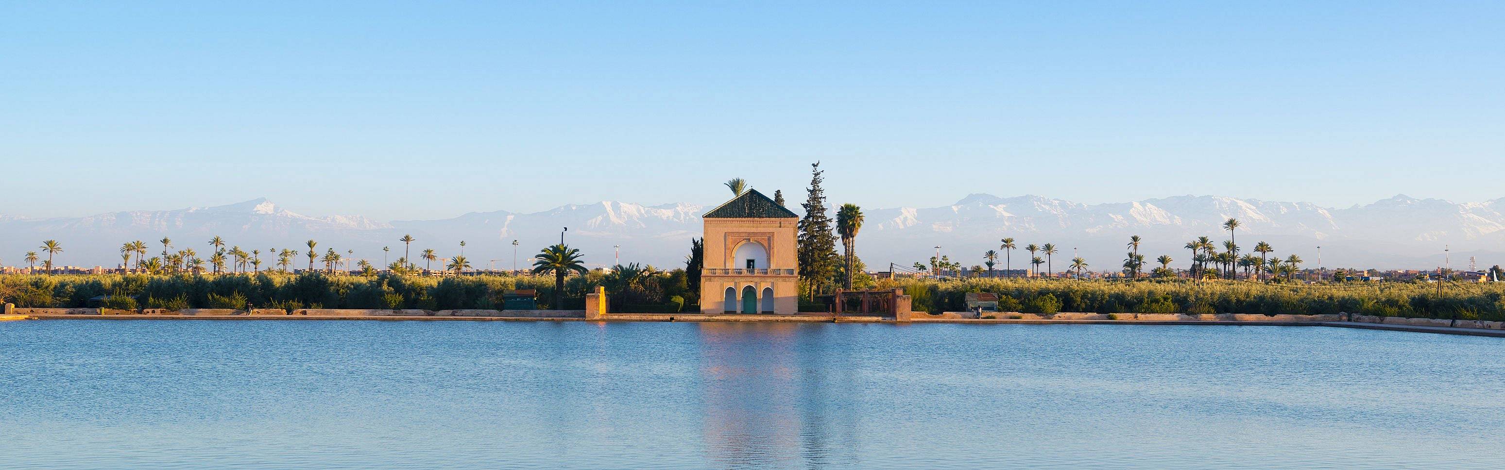 Jardines de la Menara y montañas del Atlas, Marrakech