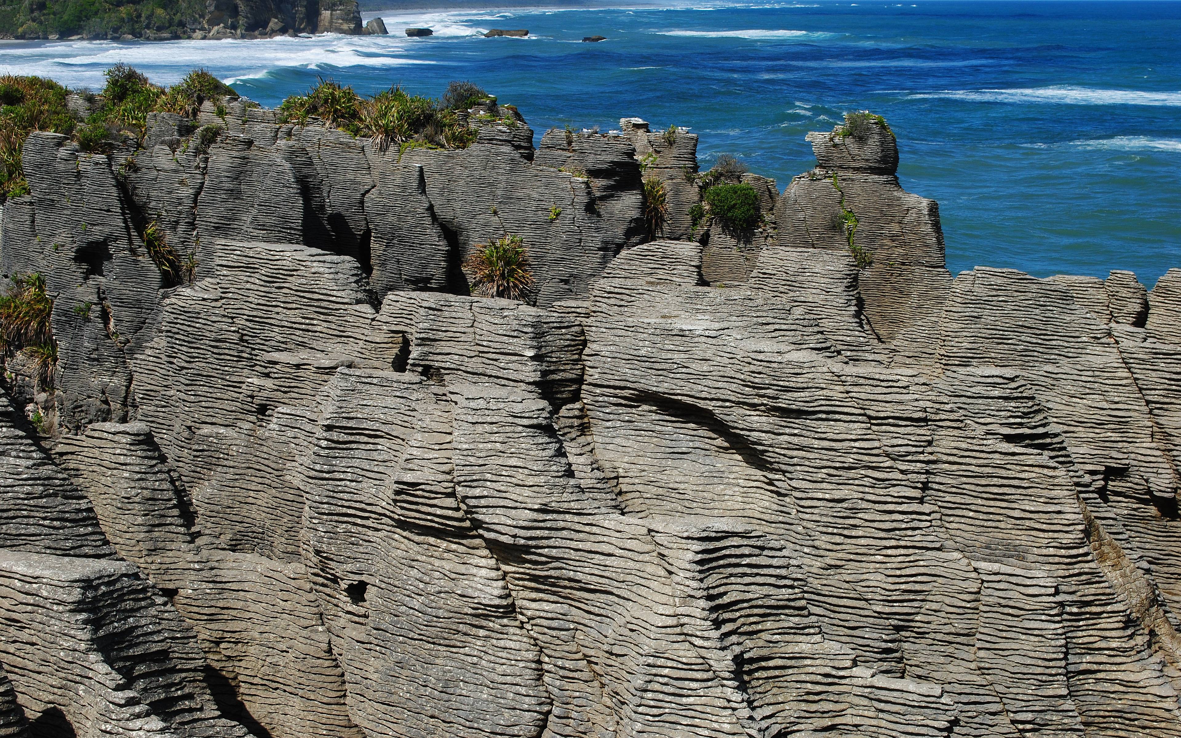 Visita las imponentes formaciones rocosas de las Pancake Rocks