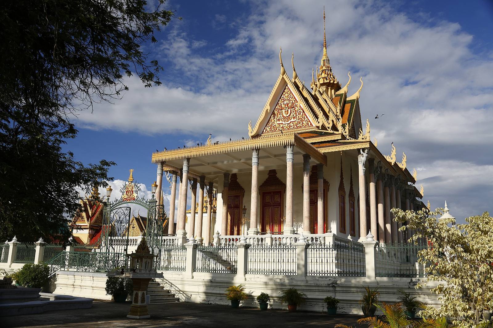 Phnom Penh – vom Königspalast zu den Spuren der Roten Khmer 