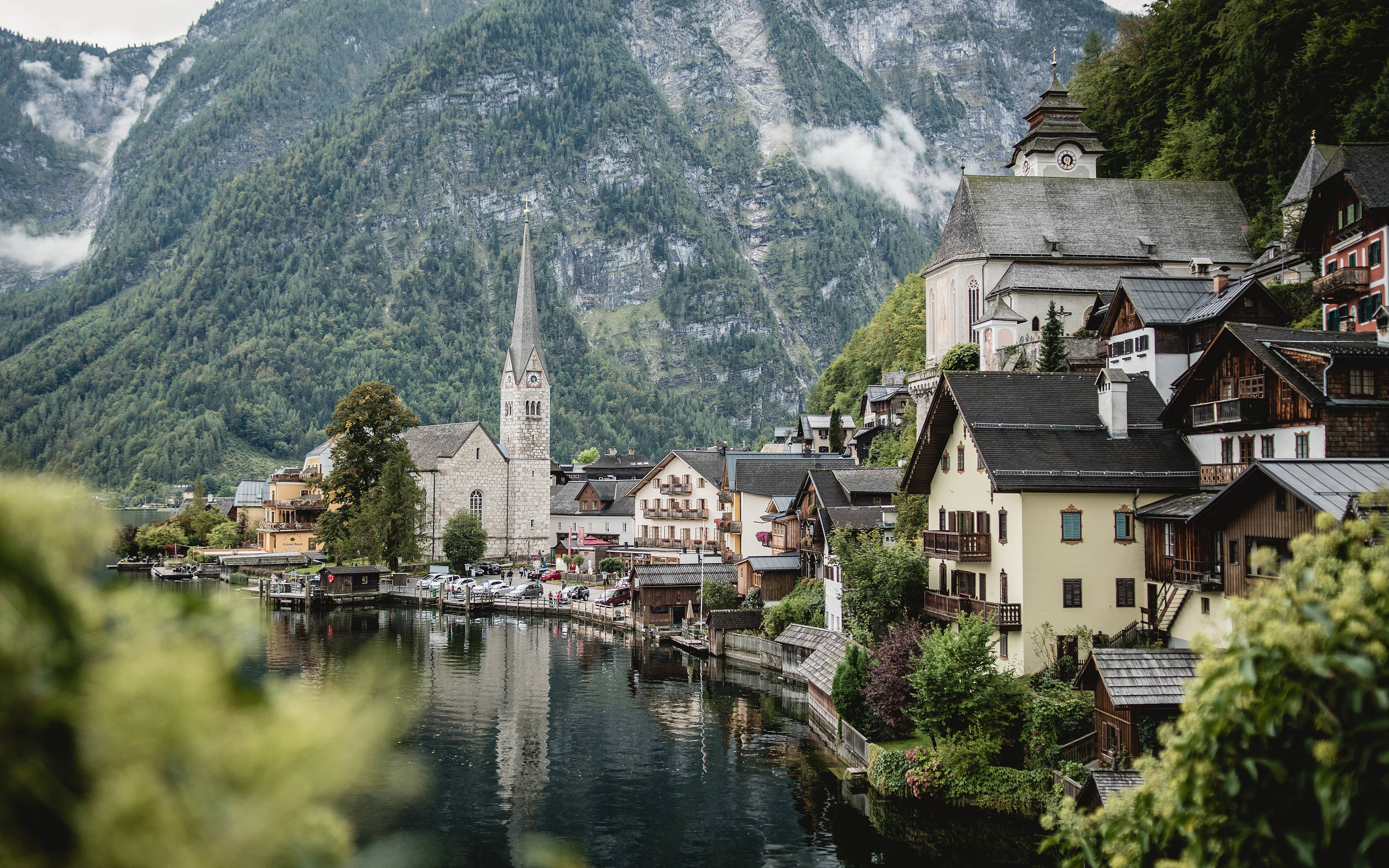 ​Hallstatt - märchenhaftes Dorf am Bergsee 