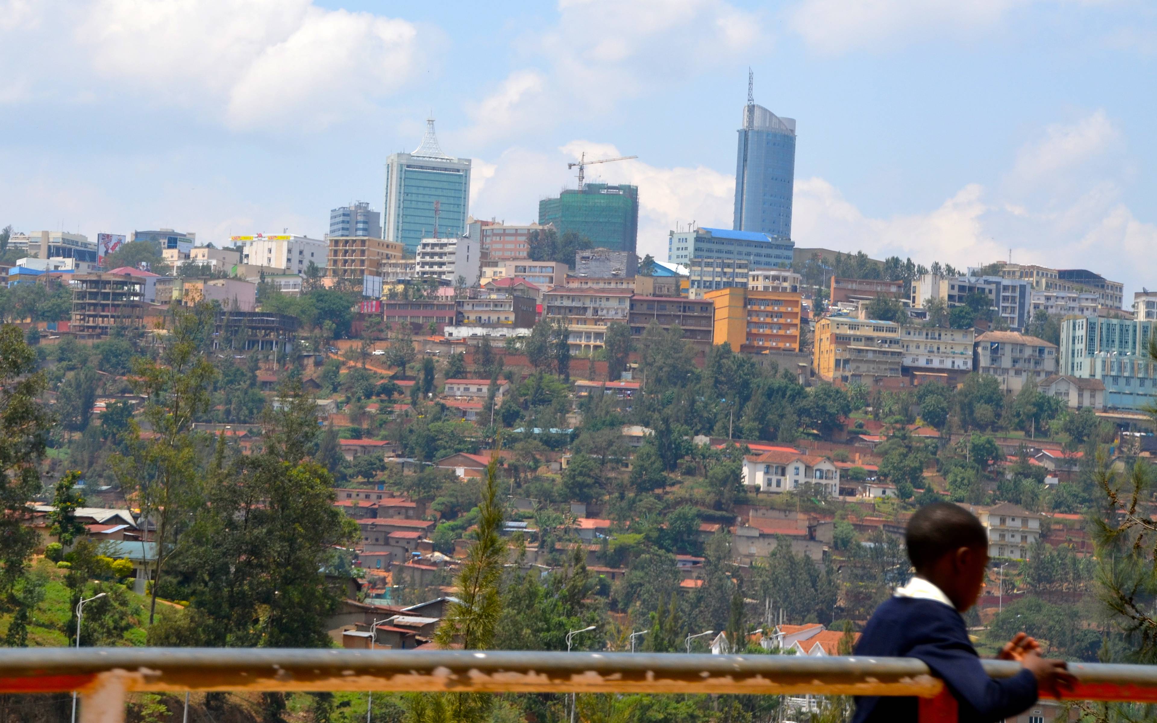 L'exploration du Rwanda et de l'Ouganda commence