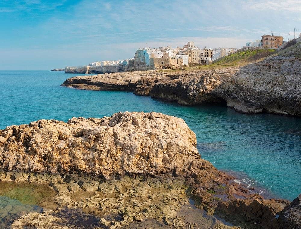 Descubre los Sassi de Matera, las blancas playas y los pueblos de Apulia
