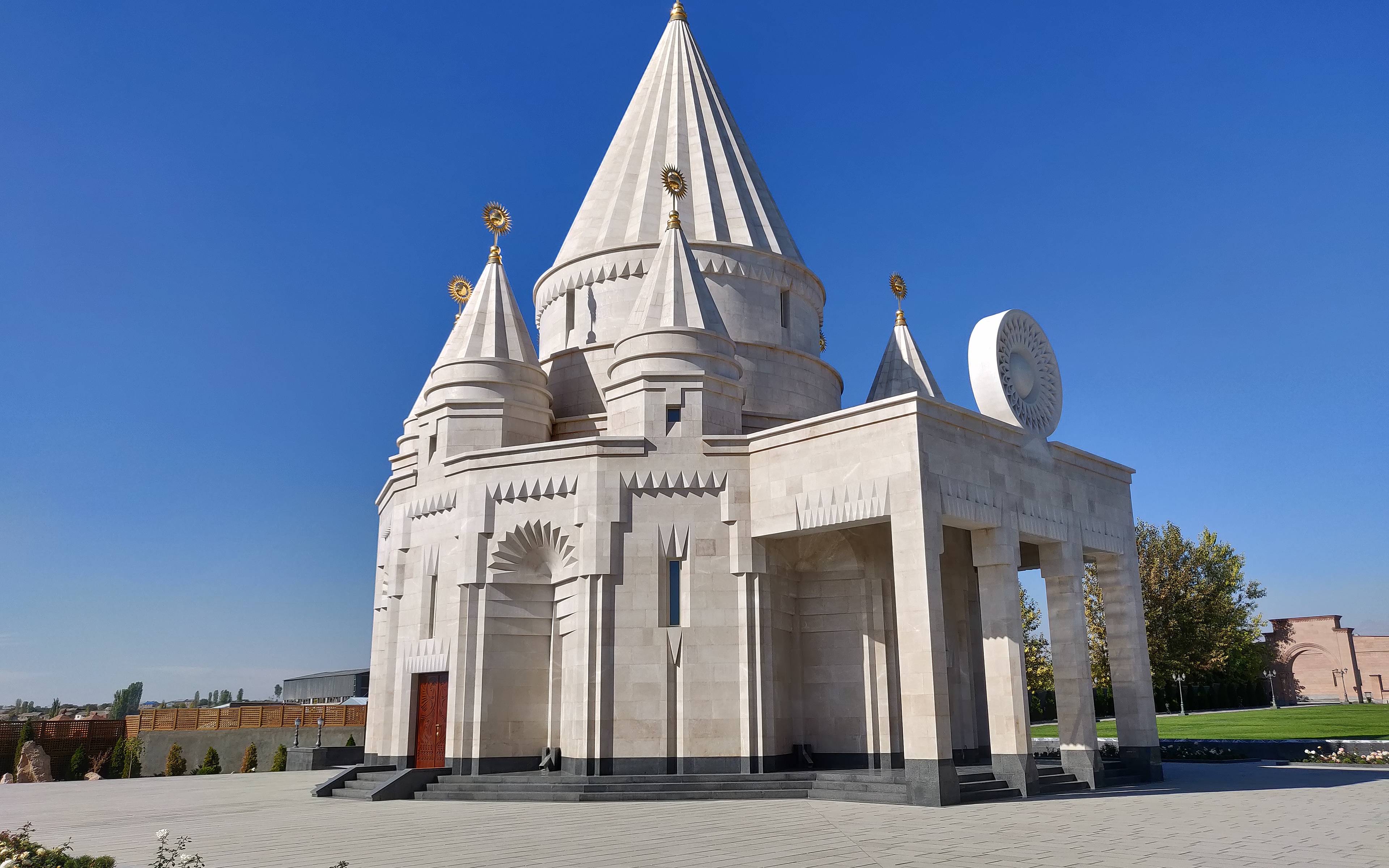 Escursione al Tempio del Pavone e al Vaticano Armeno