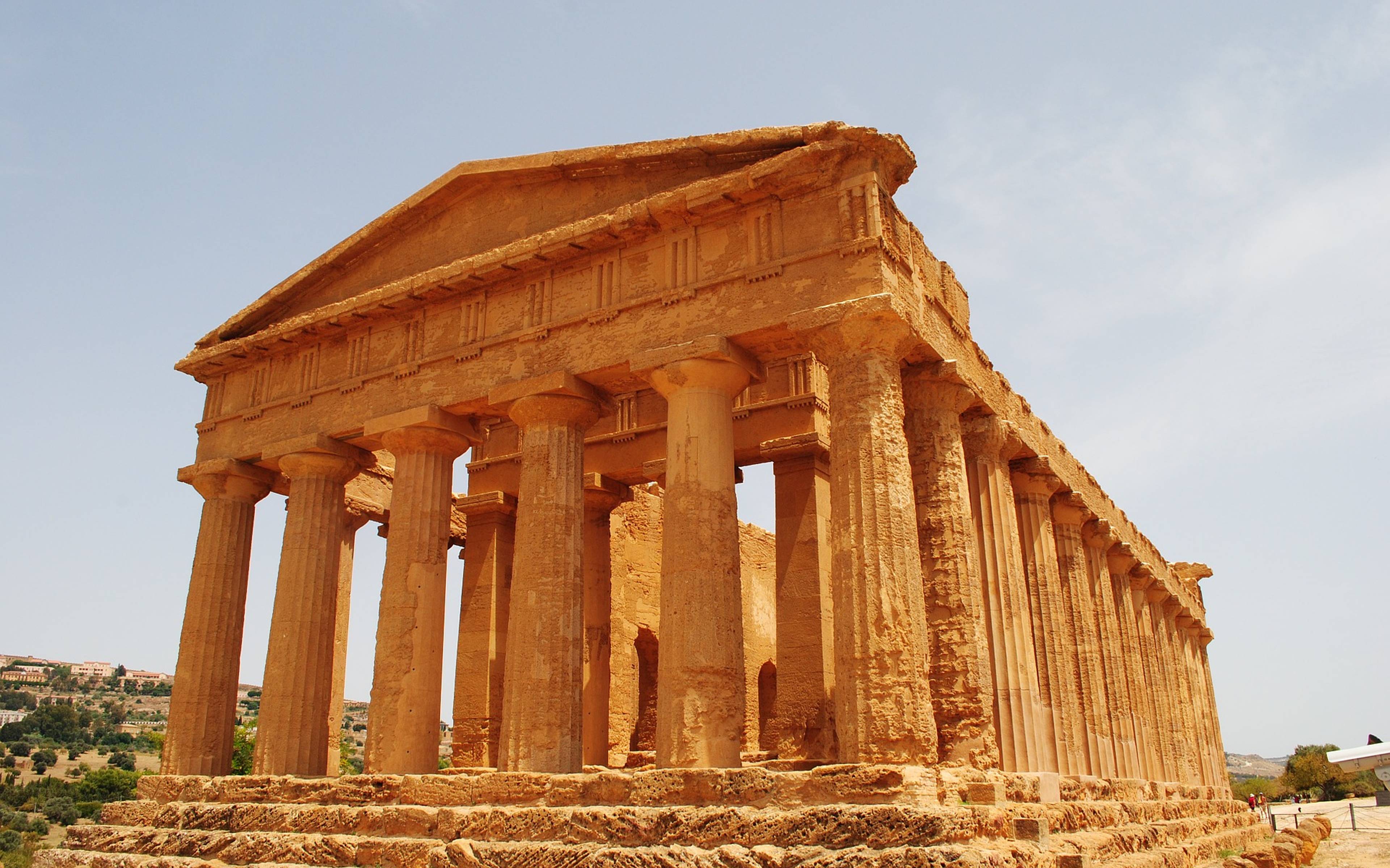 La Vallée des Temples : temples grecs face à la mer à Agrigente