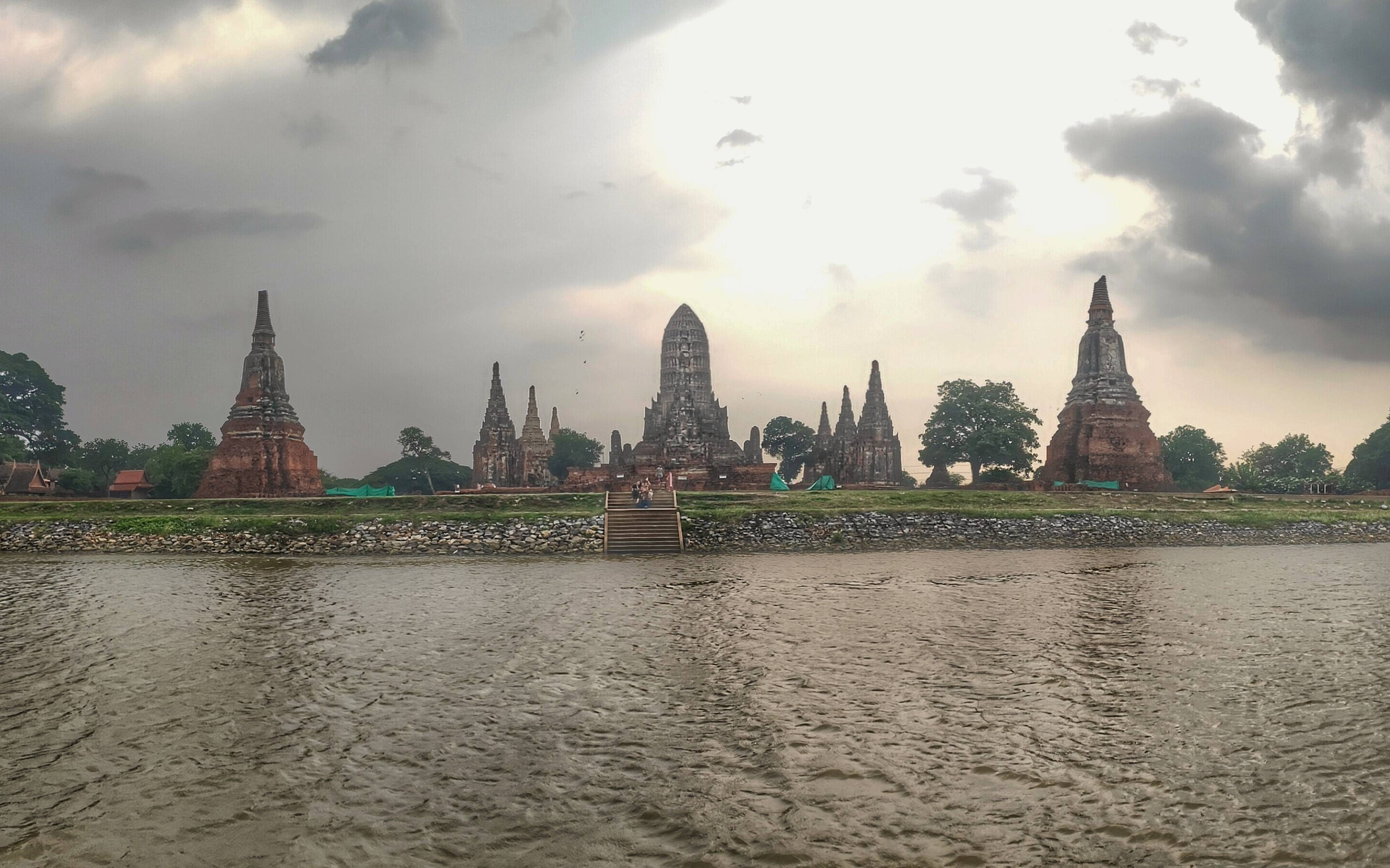 ​Descubriendo Ayutthaya, Wat Mahathat y el “templo de los monos”
