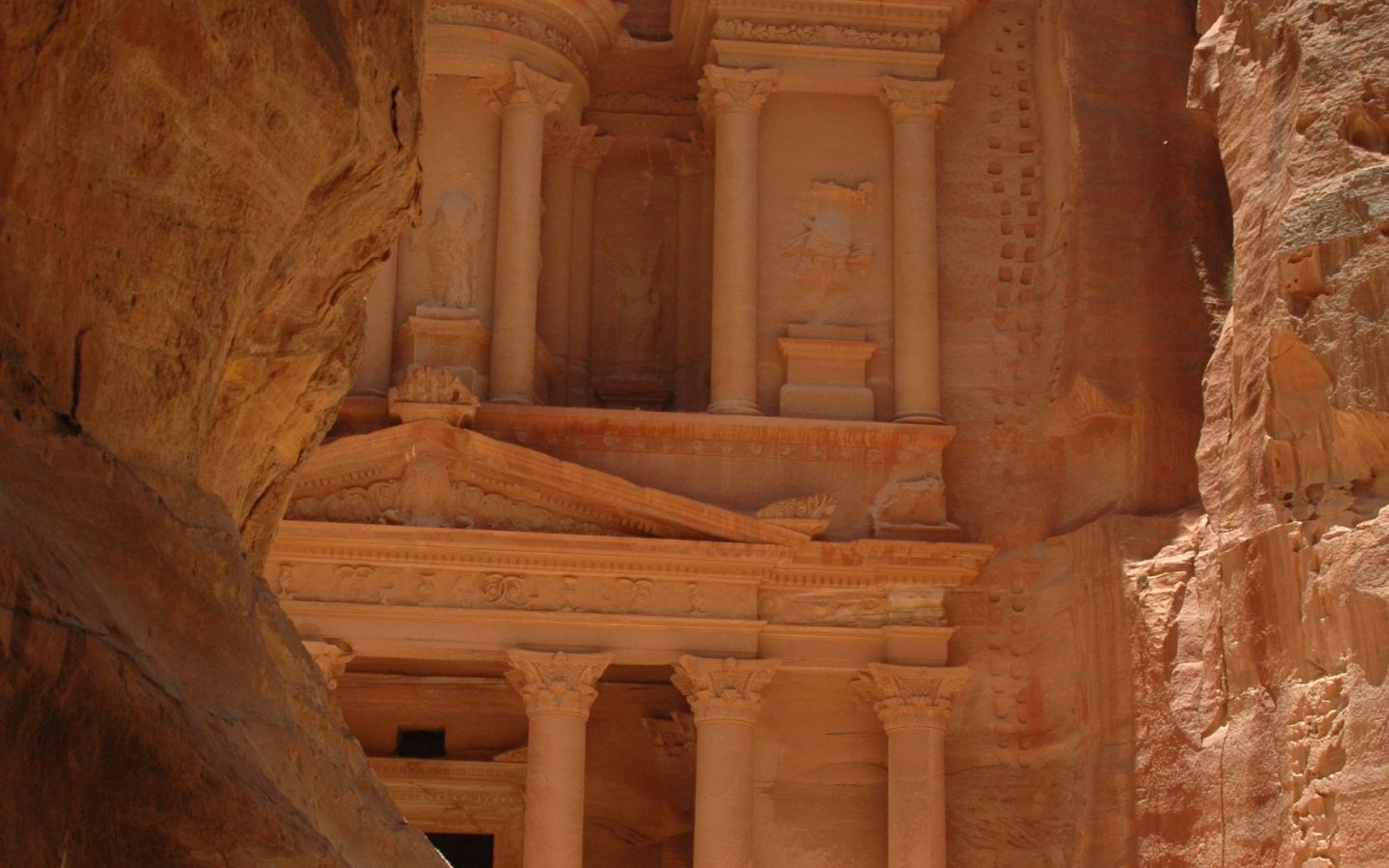 Wanderung durch die Felsenstadt Petra