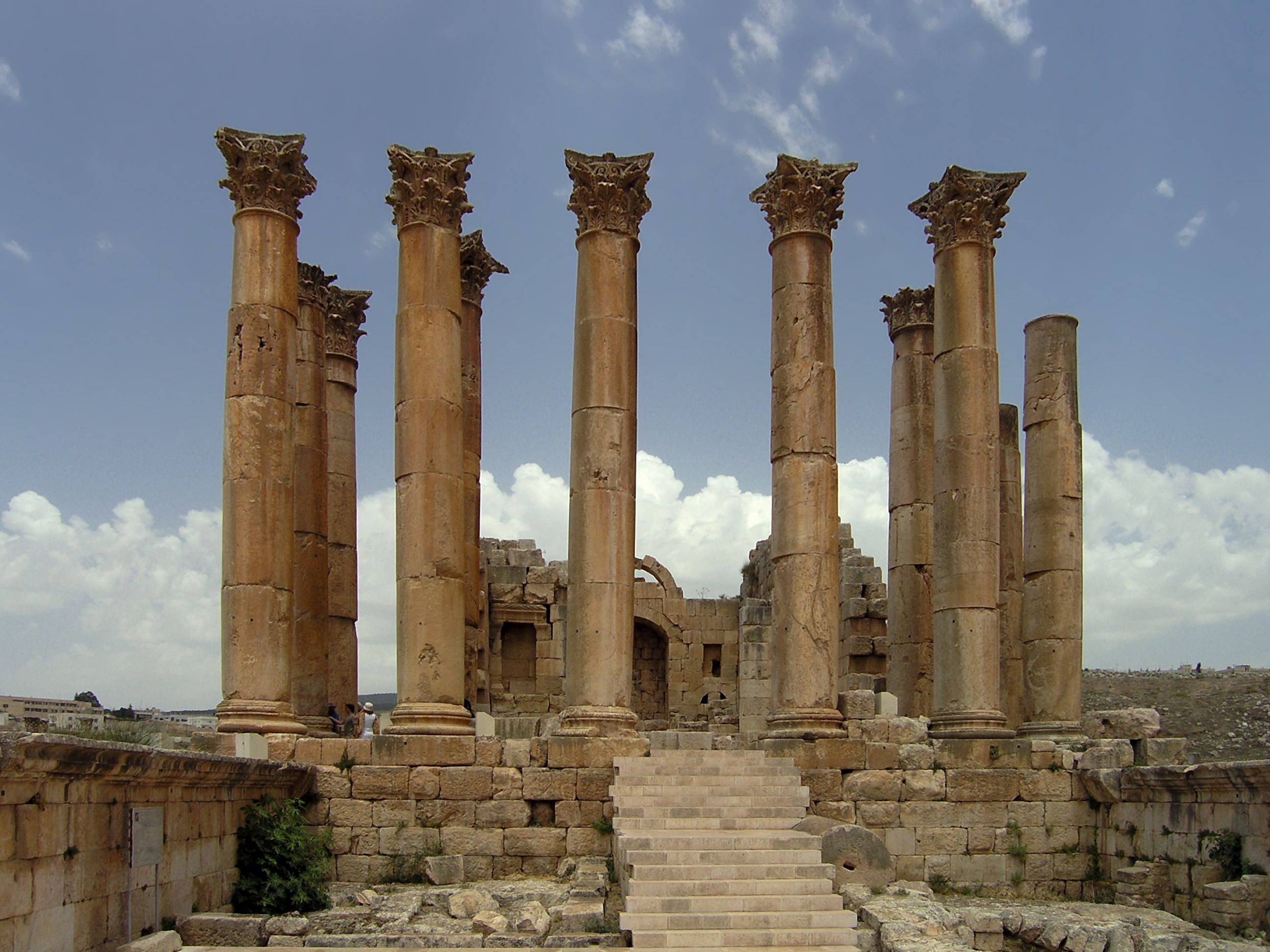 Von der Metropole Amman in die antike Stadt Jerash 