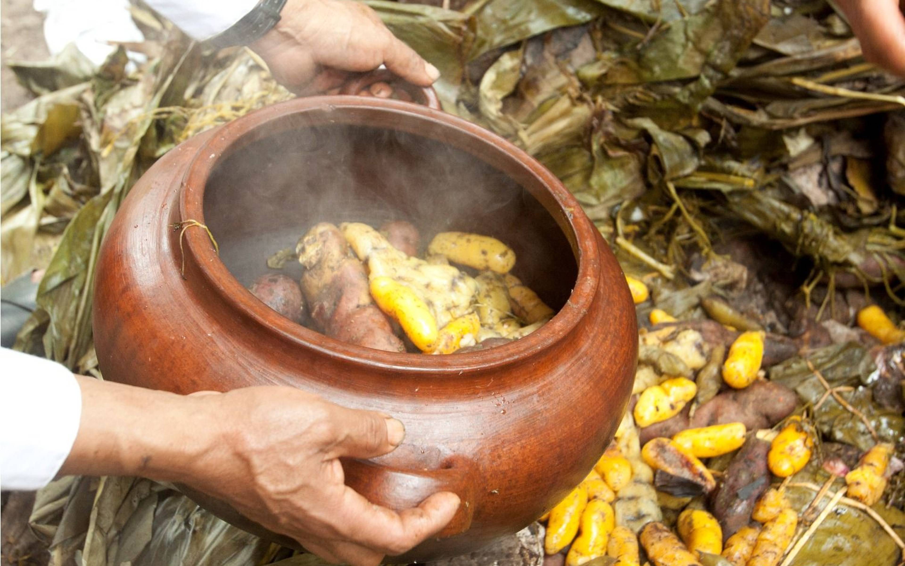 Pachamanca Zubereitung mit einer lokalen Kommune