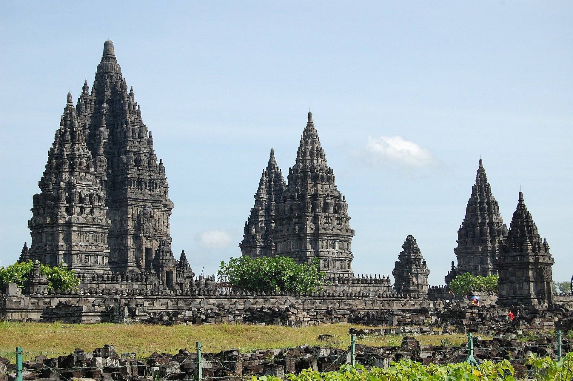Visita del Prambanan e trasferimento a Solo