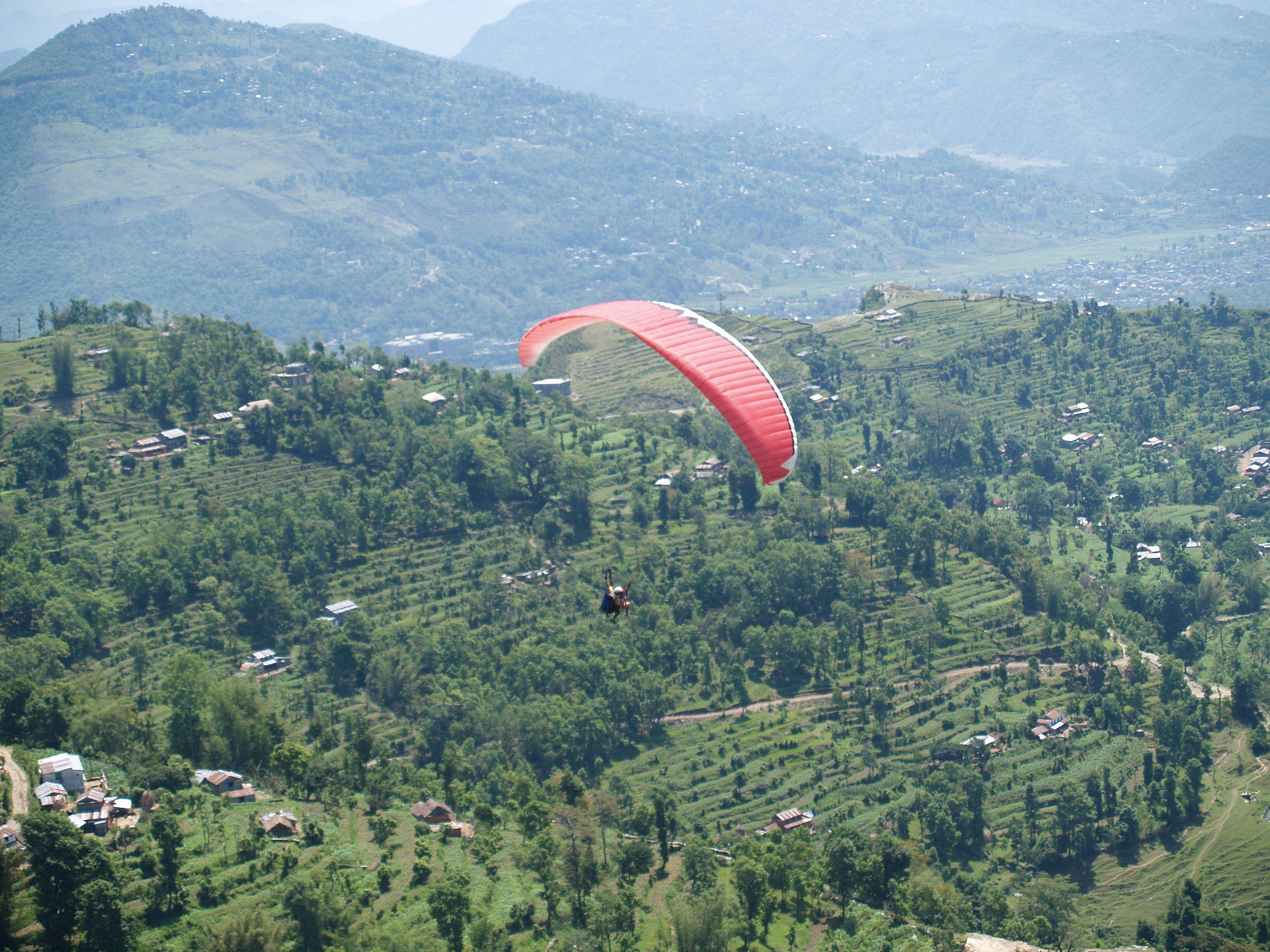Paragliding und Zip Flyer oder Bungee, Welt-Friedens-Pagode