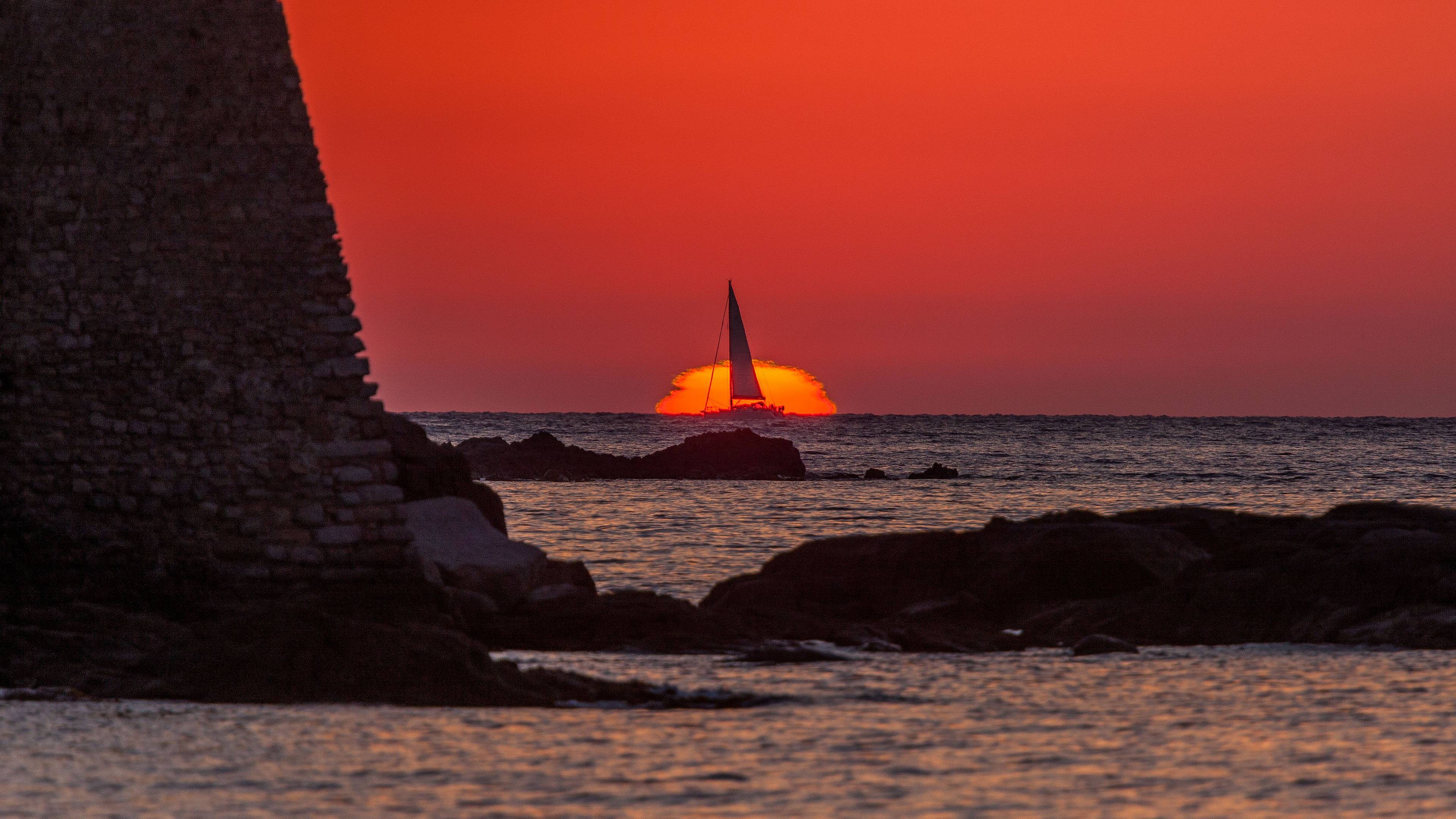 Couchers de soleil et calanques : la Corse en version romantique