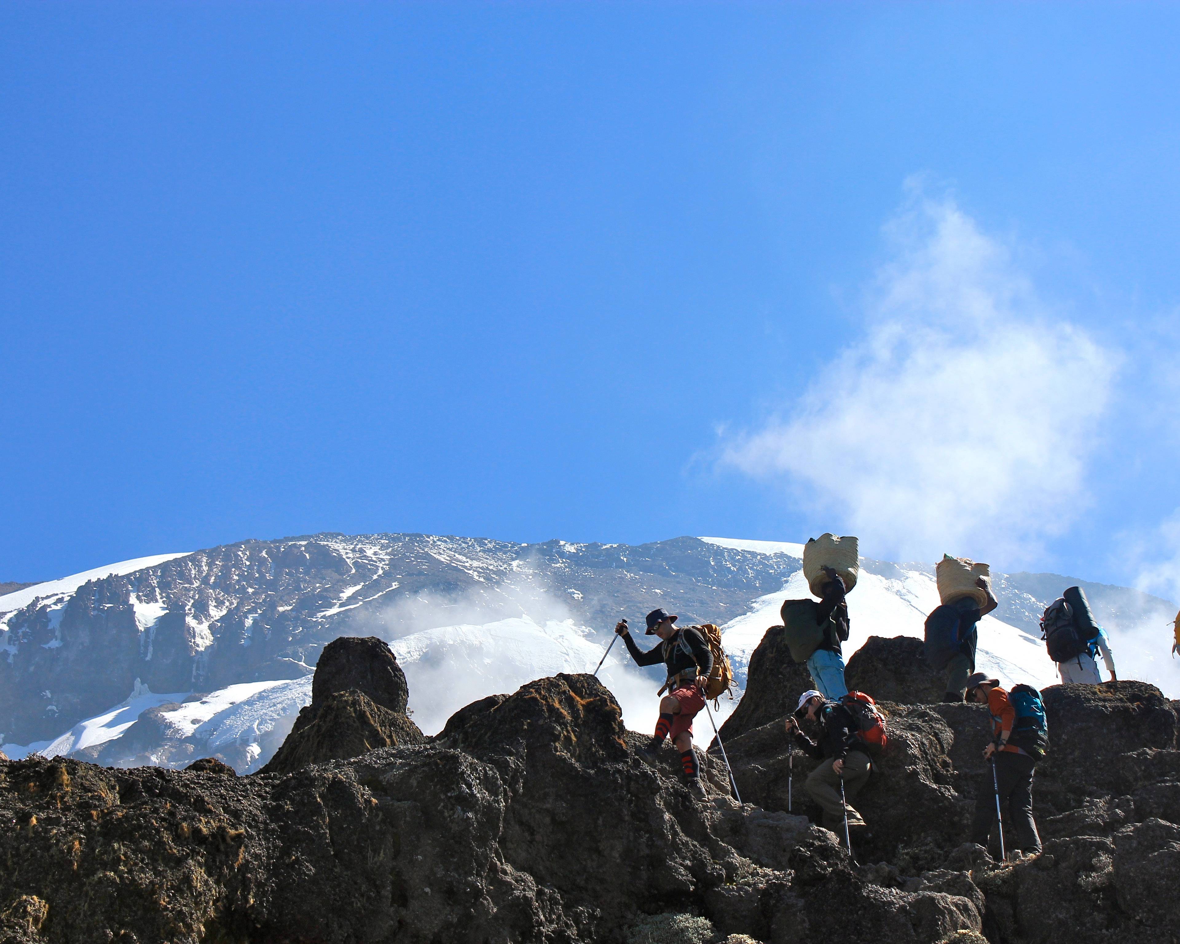 Ascenso al Kilimanjaro en grupo por la ruta Machame